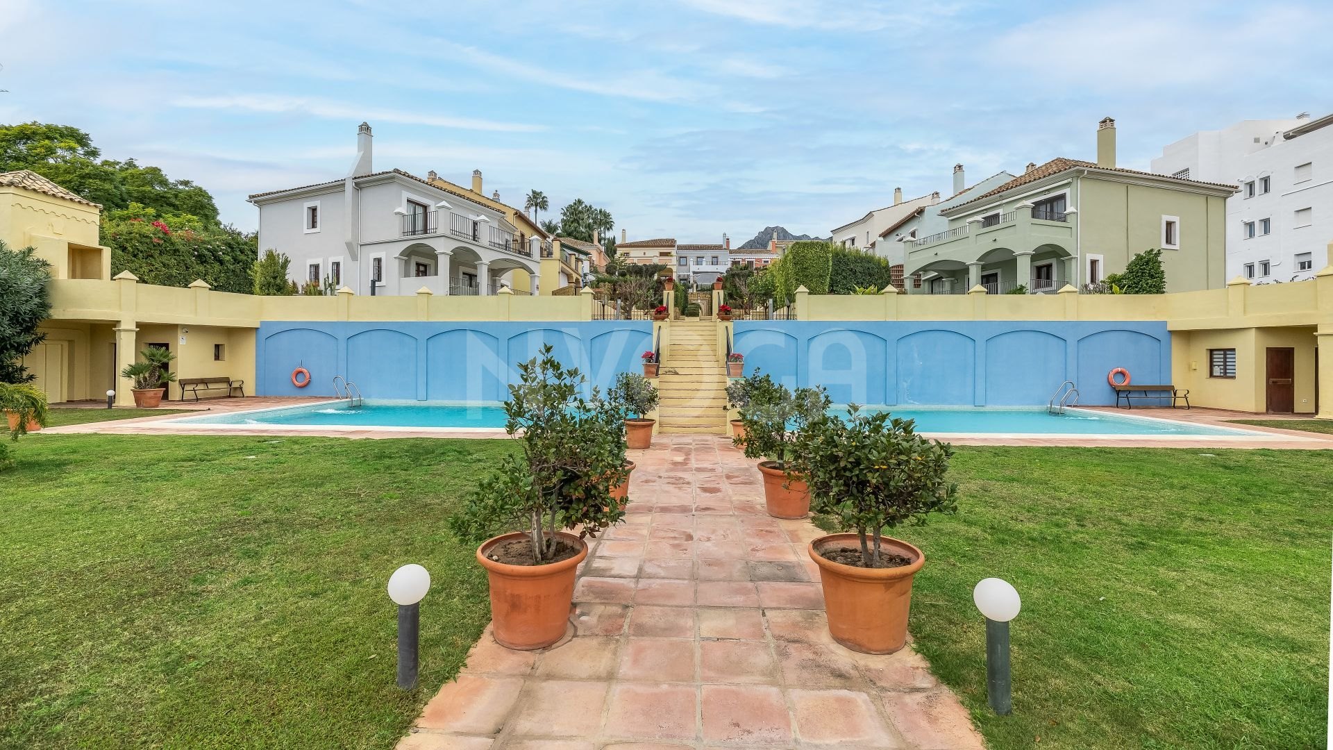 Precioso adosado de 6 habitaciones en Marbelah Pueblo, Marbella