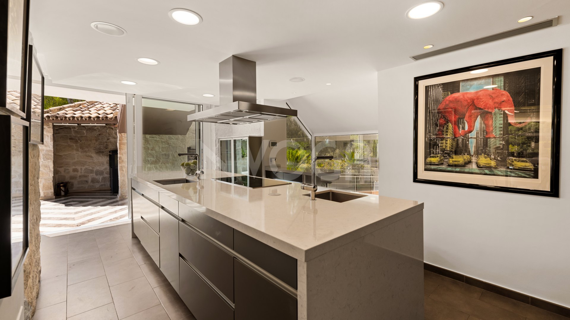 Modern villa with sea views in La Quinta, Benahavís