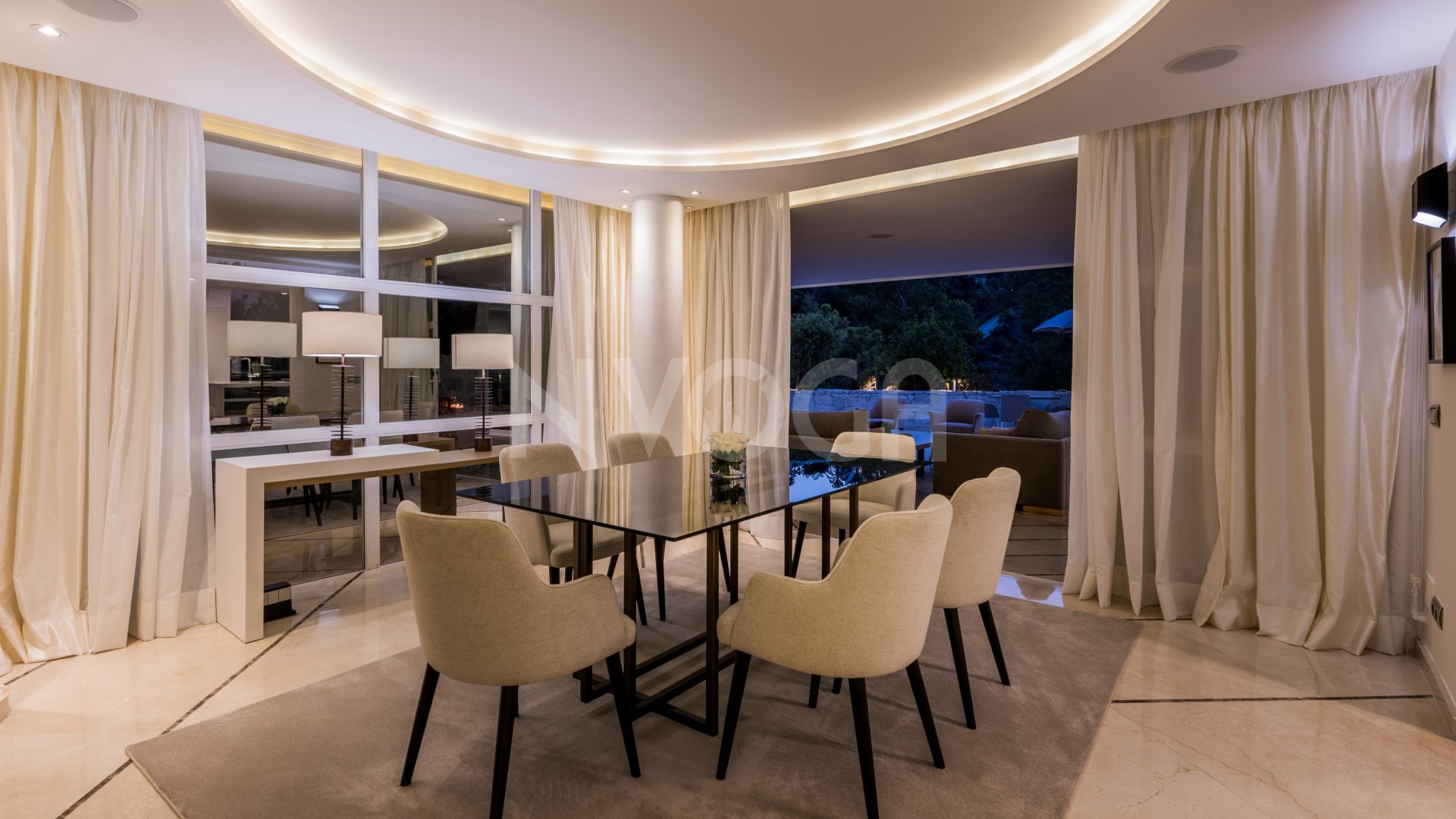 Modern villa with sea views in La Quinta, Benahavís