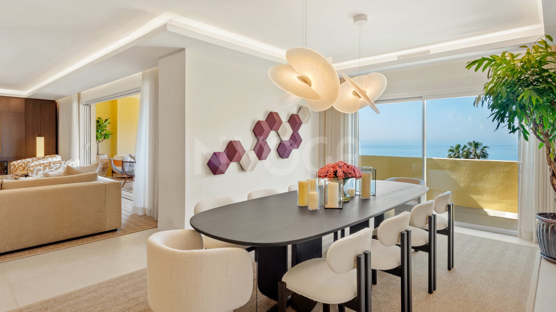 Stunning duplex penthouse, front line beach located in Rio Real