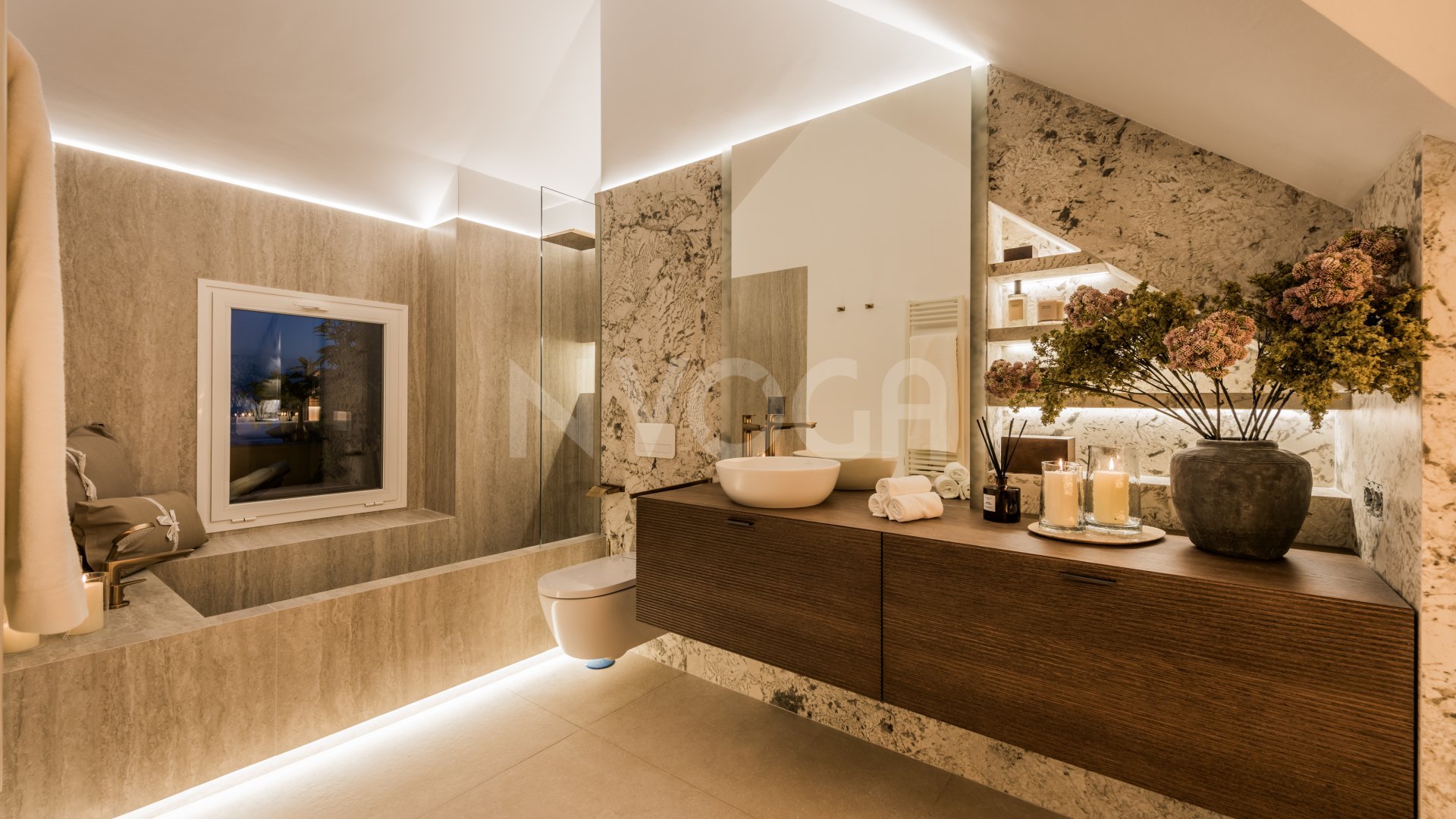 Stunning duplex penthouse, front line beach located in Rio Real