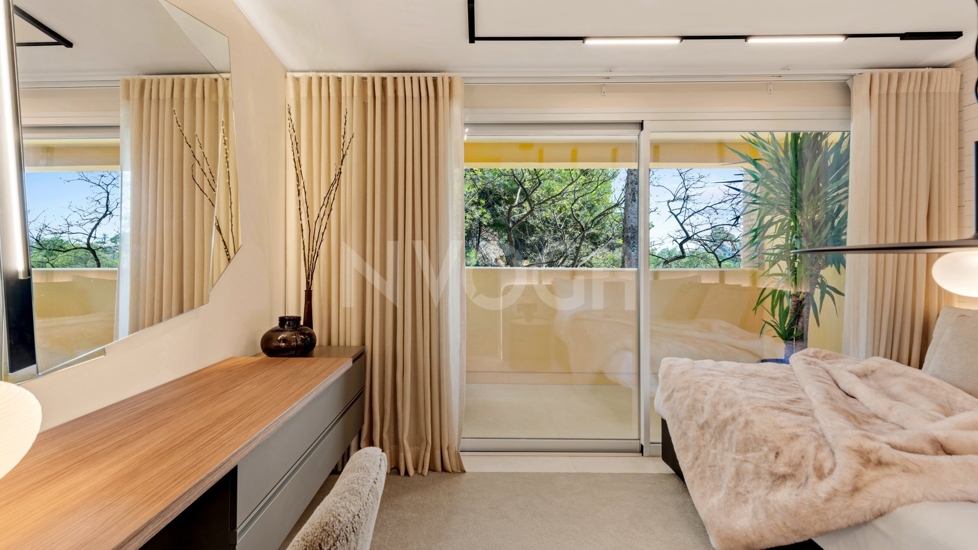 Stunning duplex penthouse, front line beach located in Rio Real