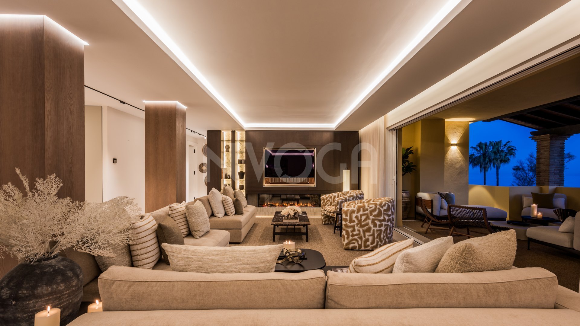 Stunning duplex penthouse, front line beach located in Rio Real