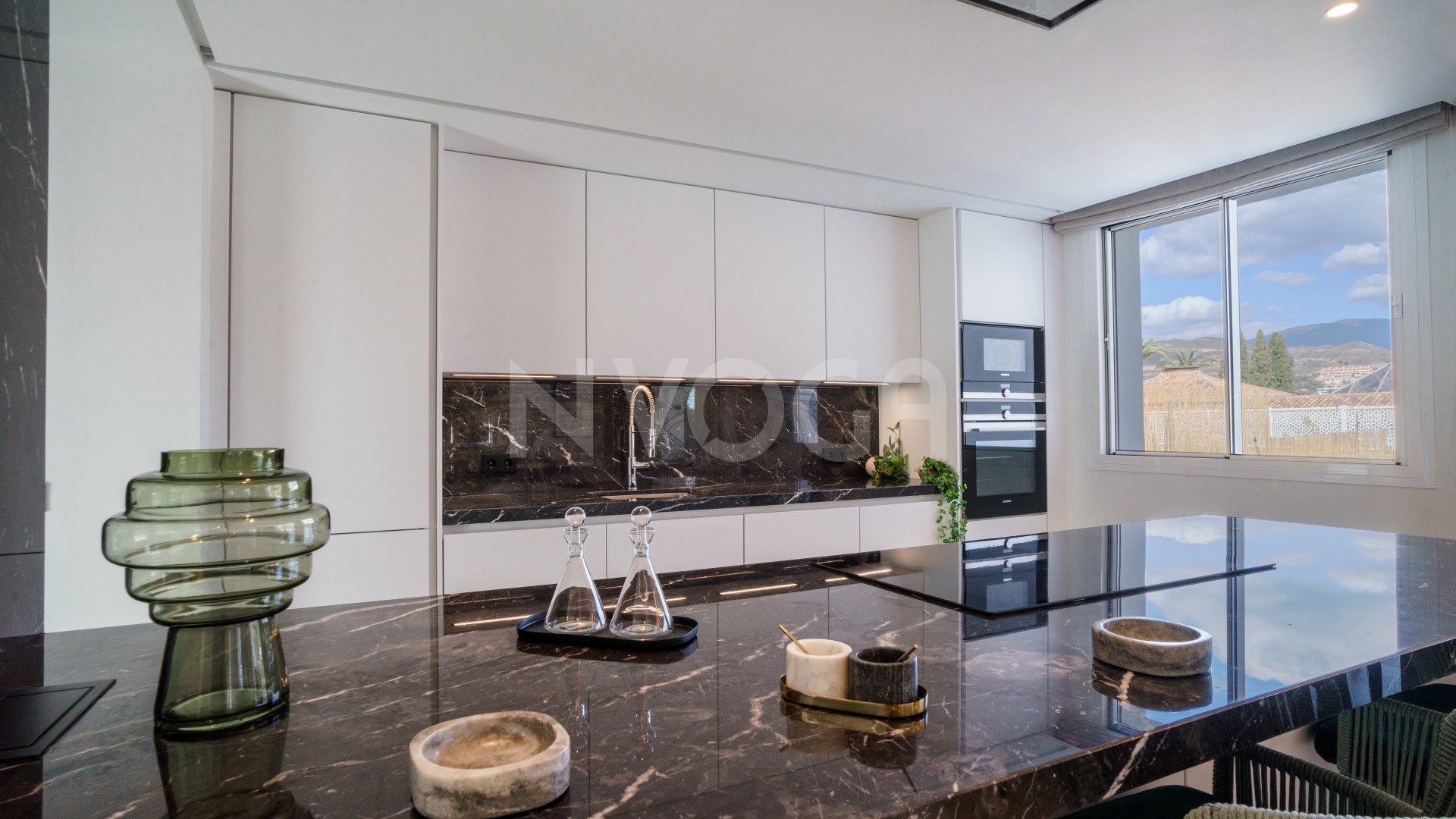 Preciosa villa contemporanea en el valle del golf de Marbella