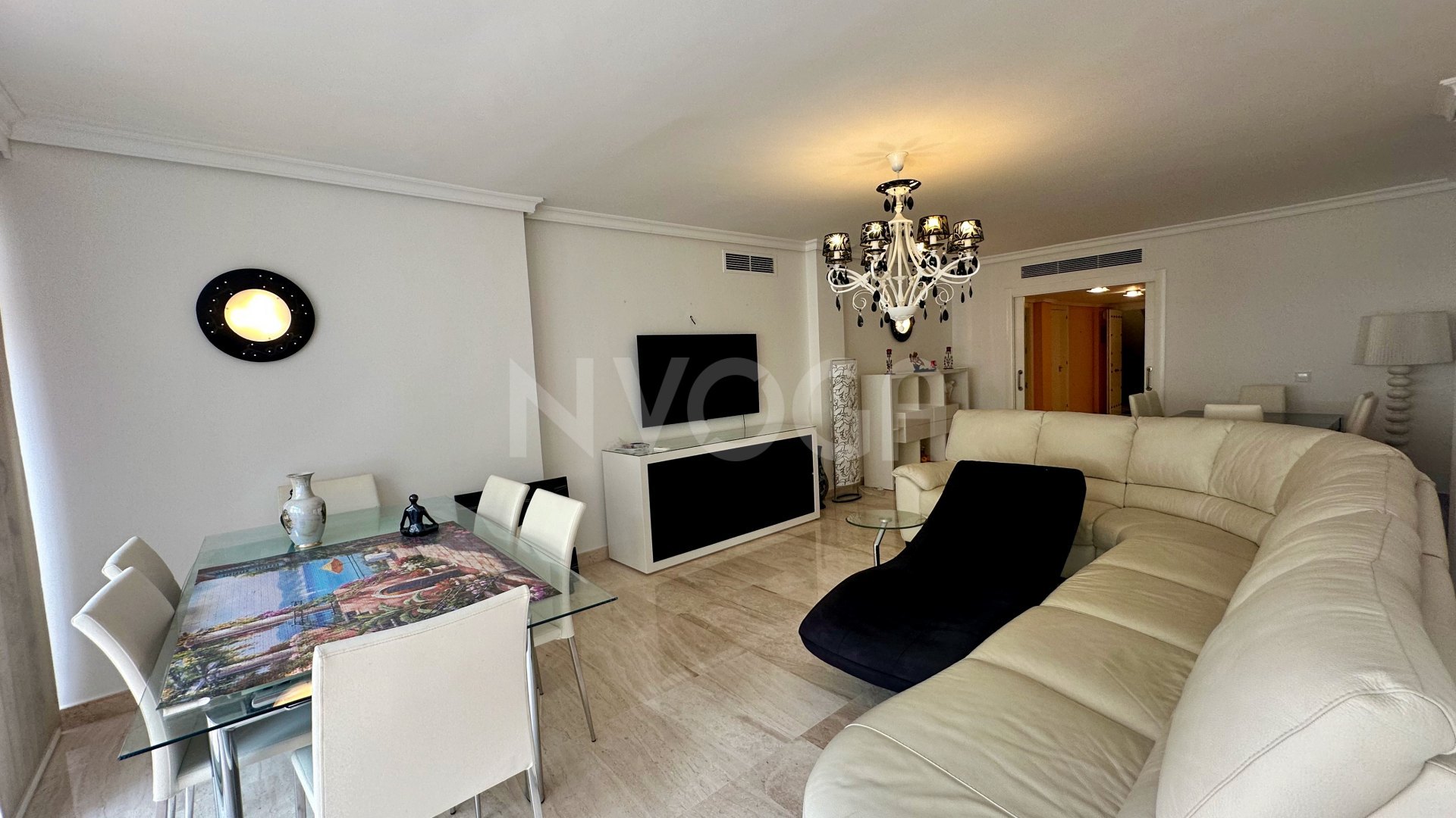 Modern flat only 2 minutes from the beach in Elviria