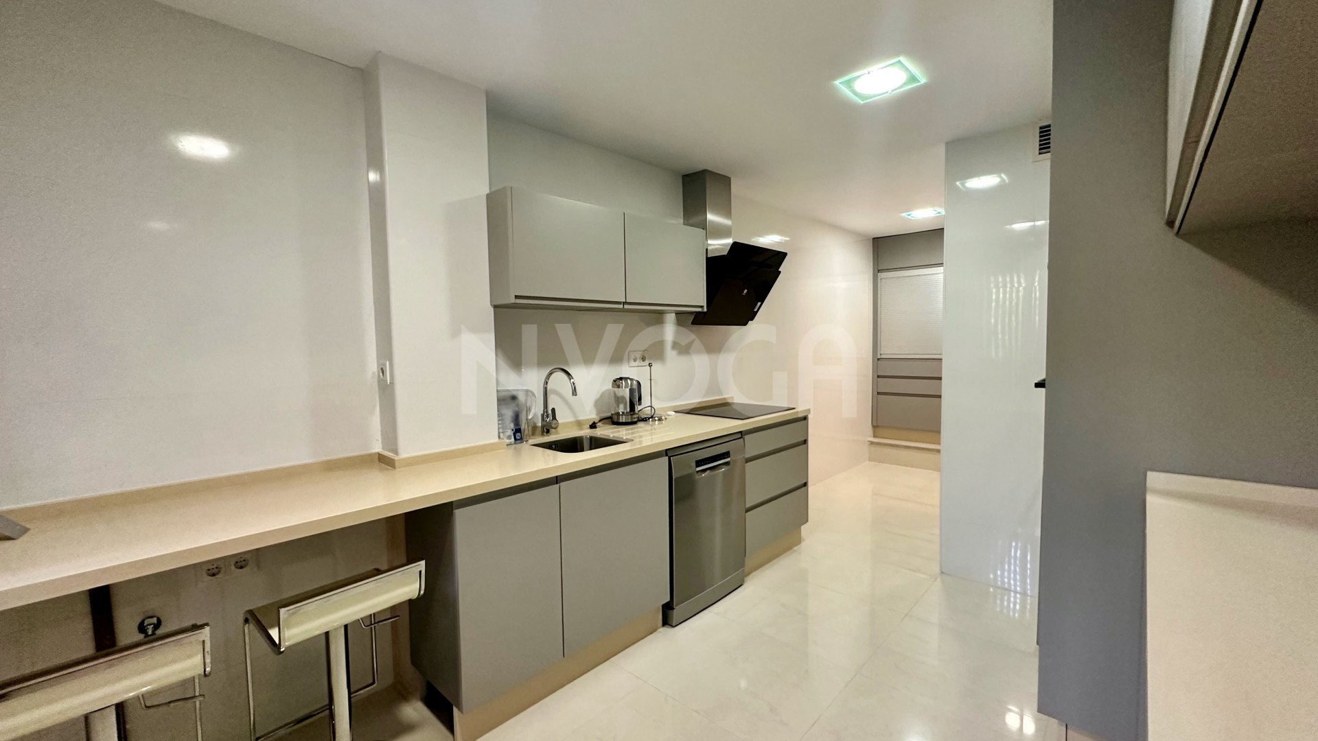Modern flat only 2 minutes from the beach in Elviria
