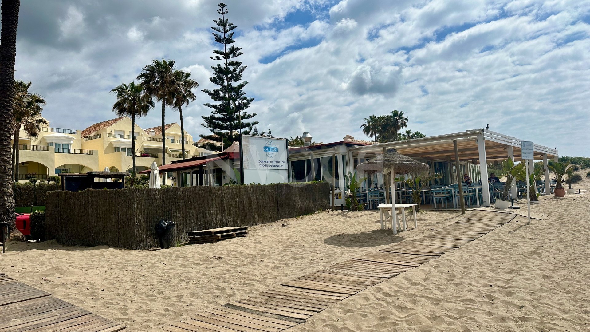 Modern flat only 2 minutes from the beach in Elviria