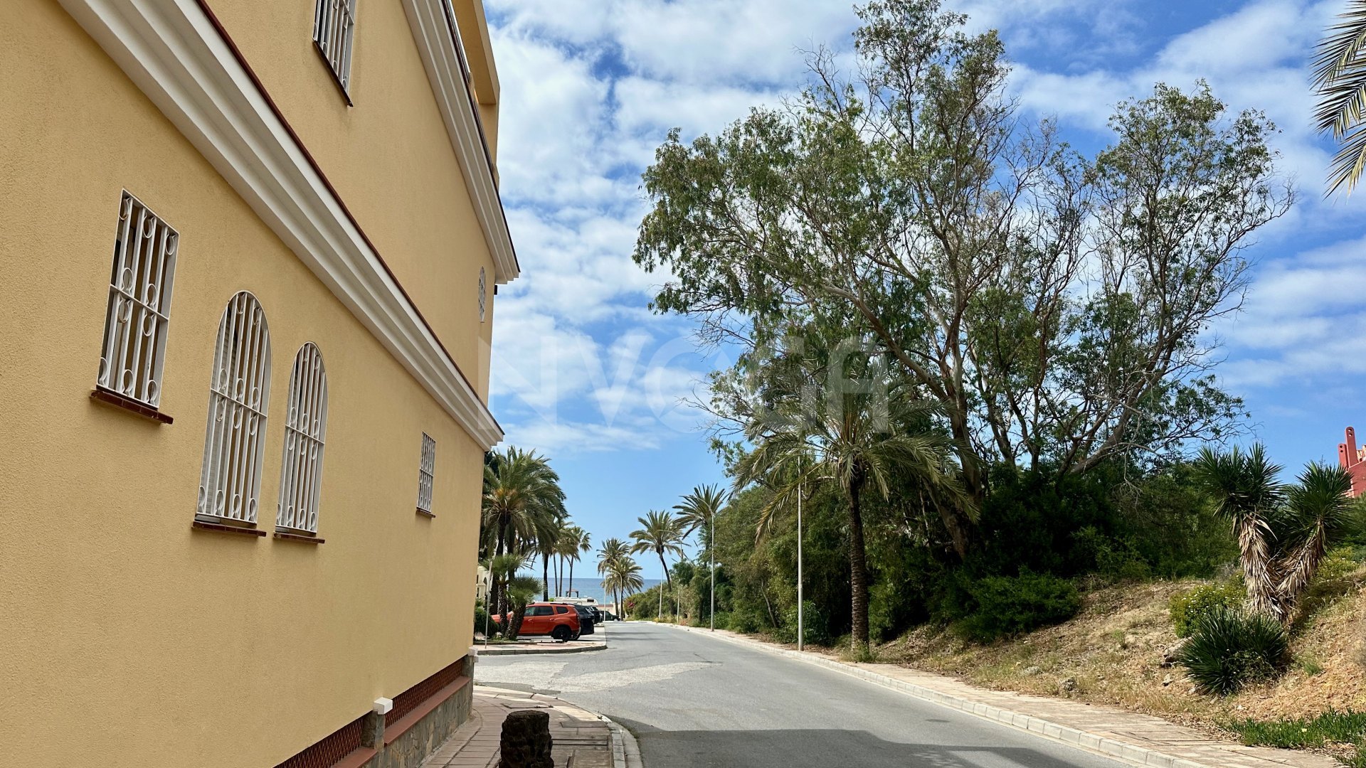Modern flat only 2 minutes from the beach in Elviria