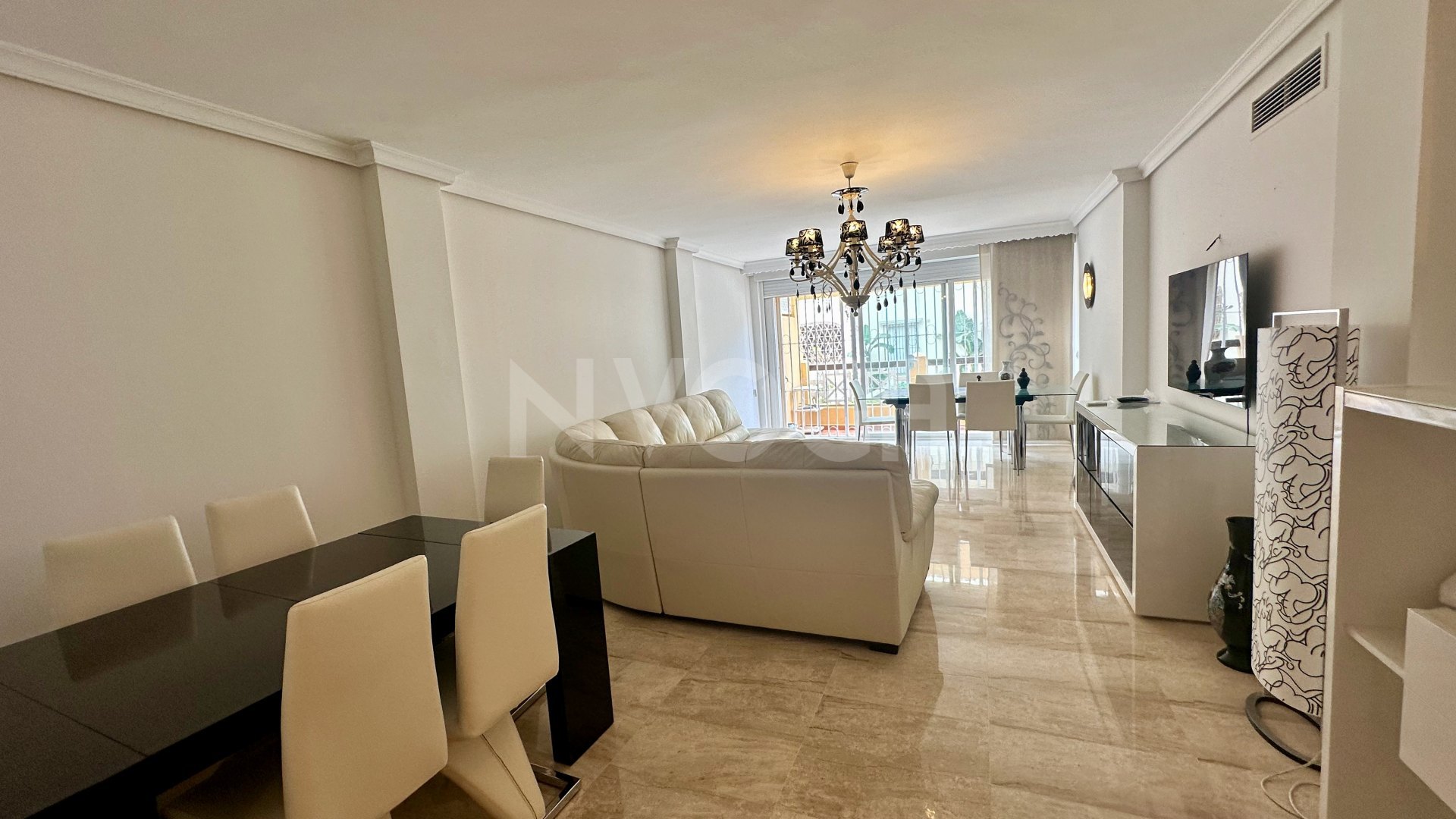 Modern flat only 2 minutes from the beach in Elviria