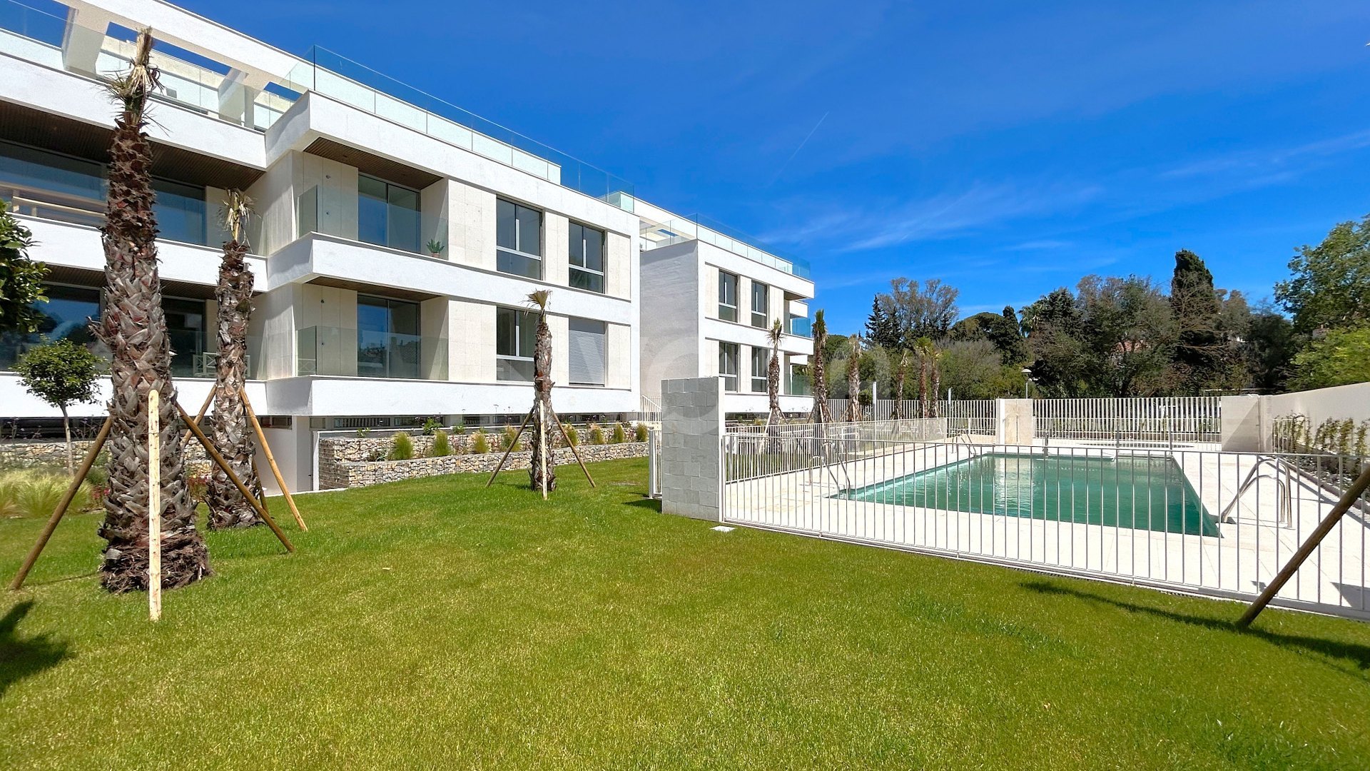 Spectacular brand new flat, ready to move in!