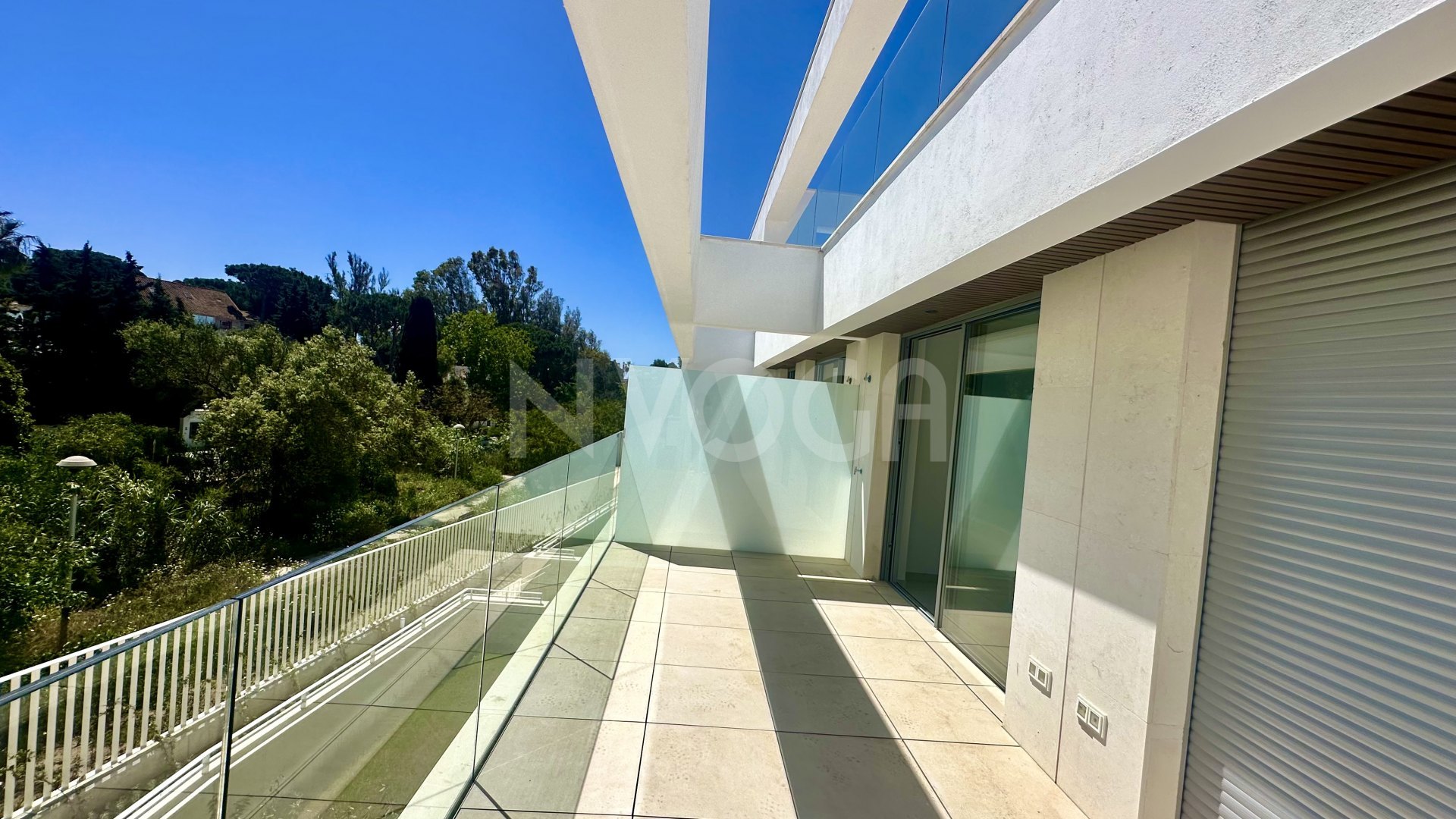 Spectacular brand new flat, ready to move in!