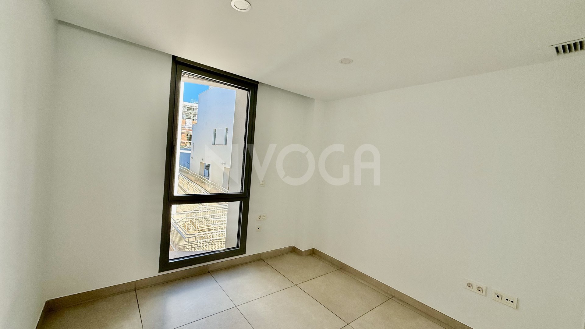 Spectacular brand new flat, ready to move in!