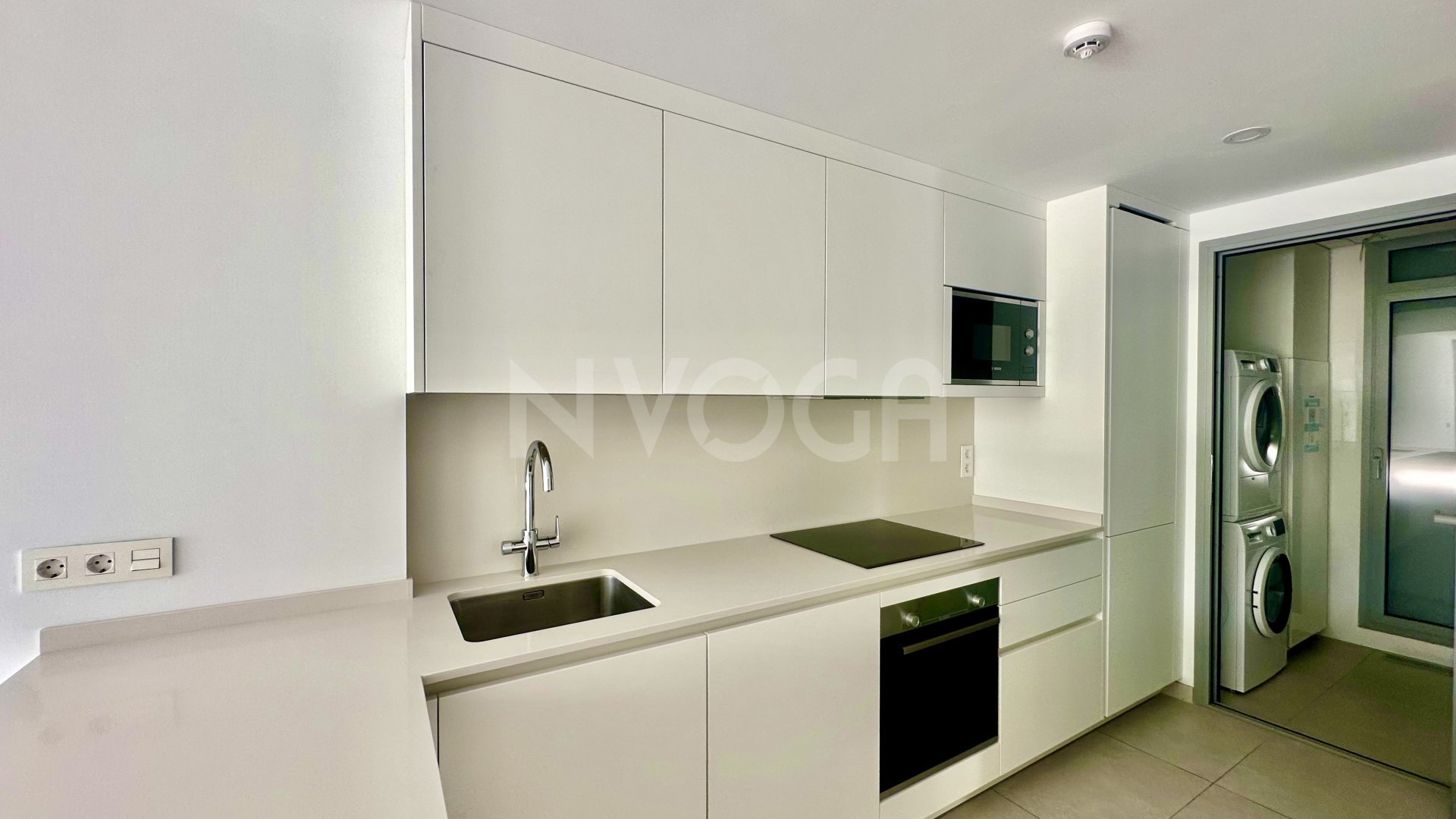 Spectacular brand new flat, ready to move in!