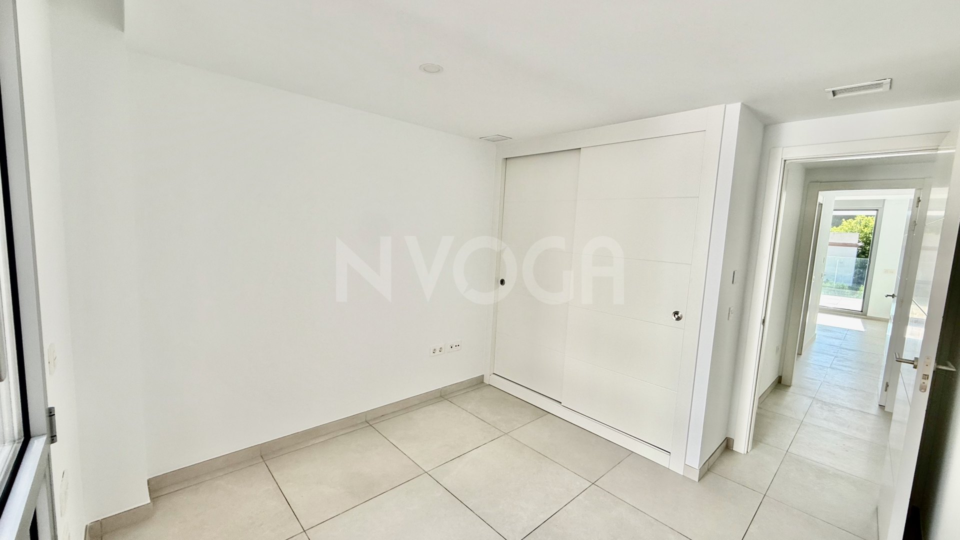Spectacular brand new flat, ready to move in!