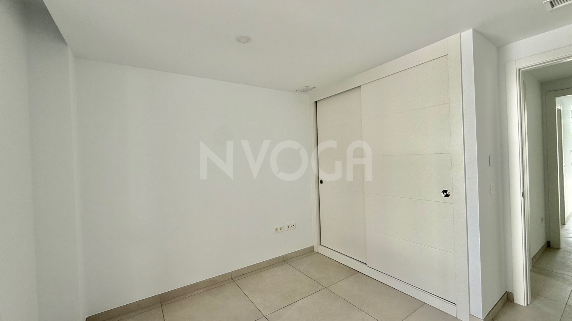 Spectacular brand new flat, ready to move in!