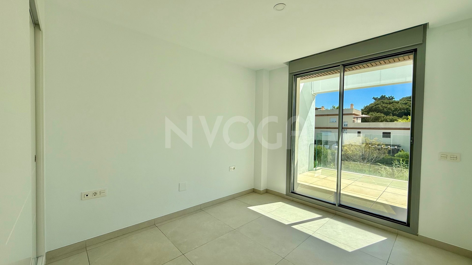Spectacular brand new flat, ready to move in!