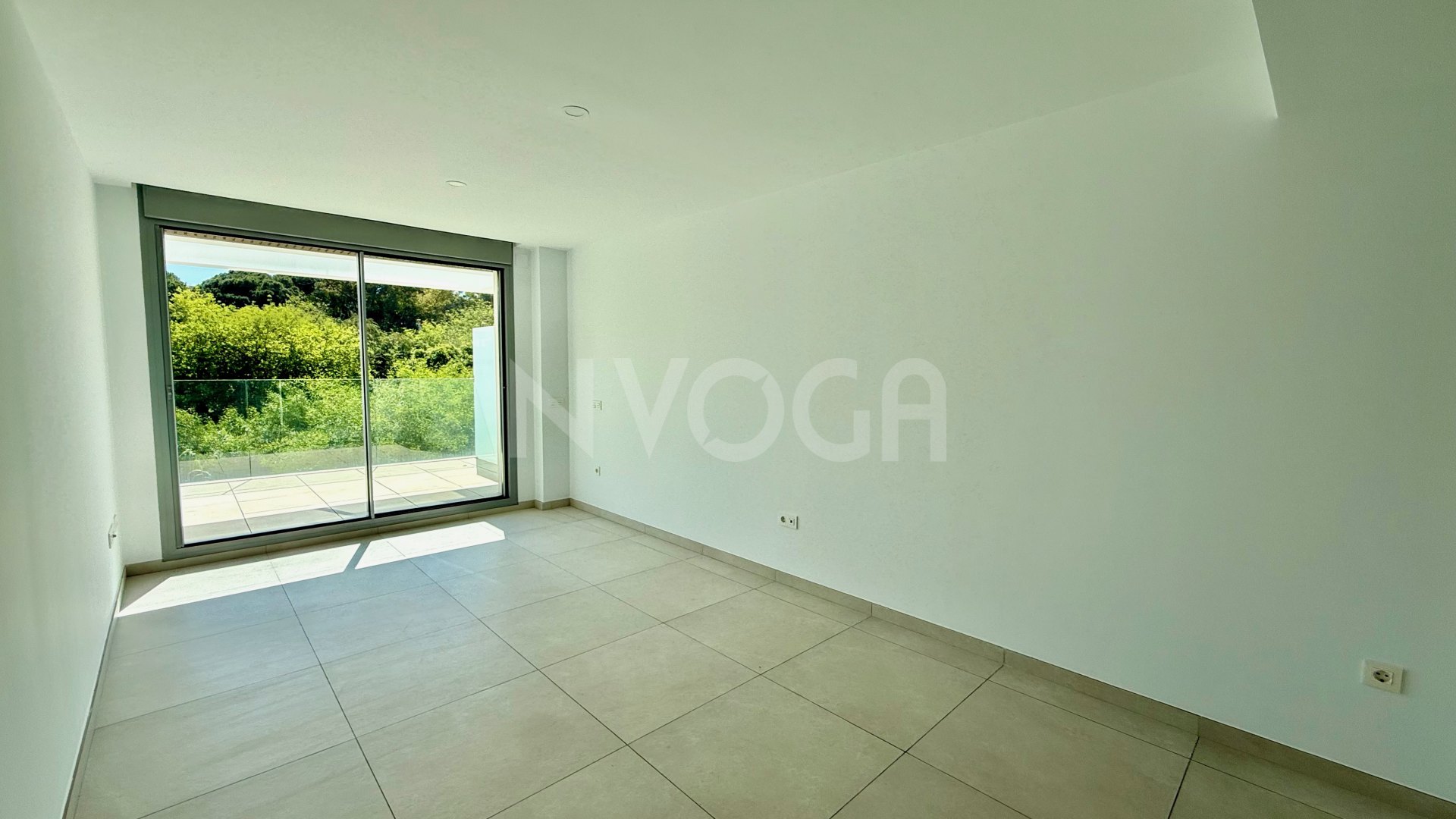 Spectacular brand new flat, ready to move in!