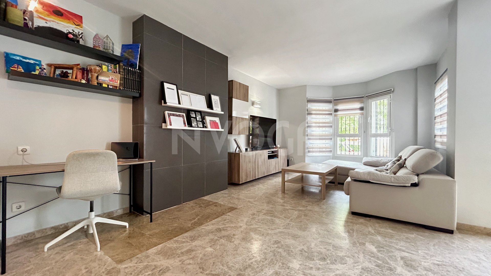 Dream location in this wonderful flat in Los Naranjos, Marbella.