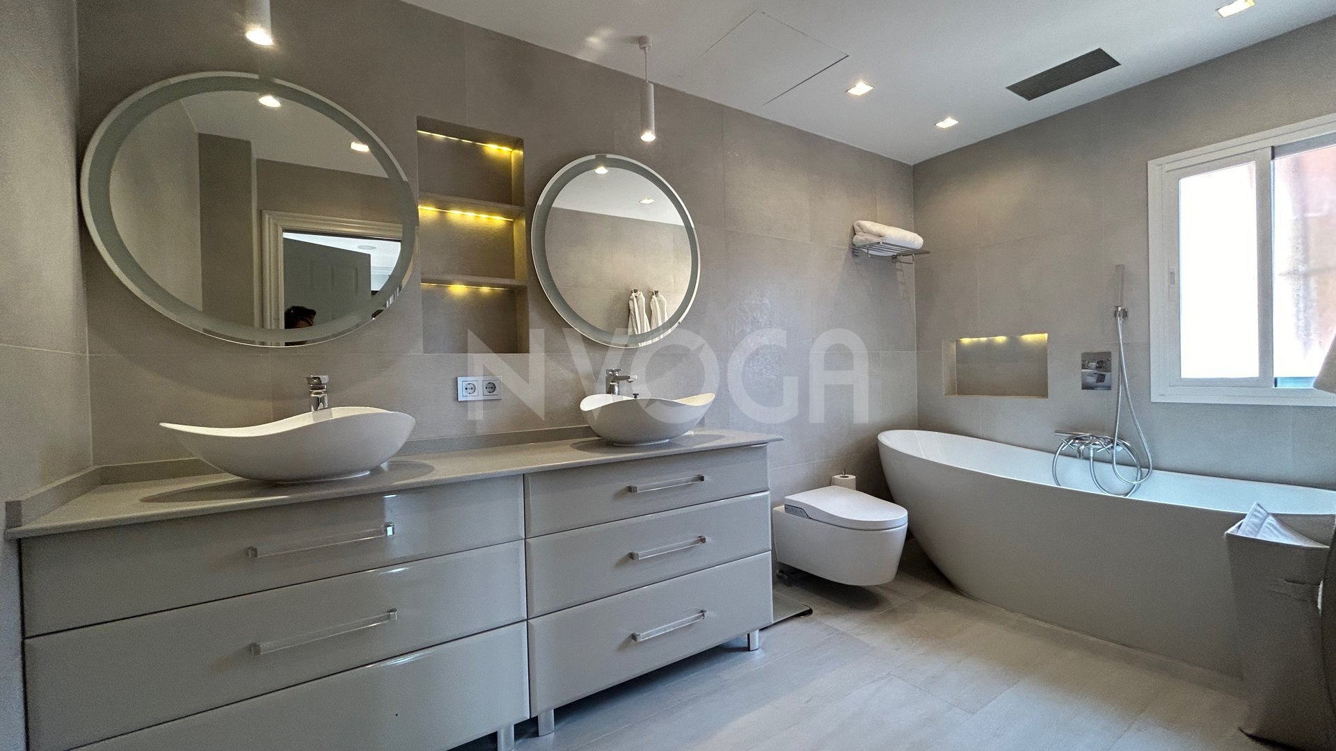 Exclusivo Ático Dúplex Cerca de la Playa