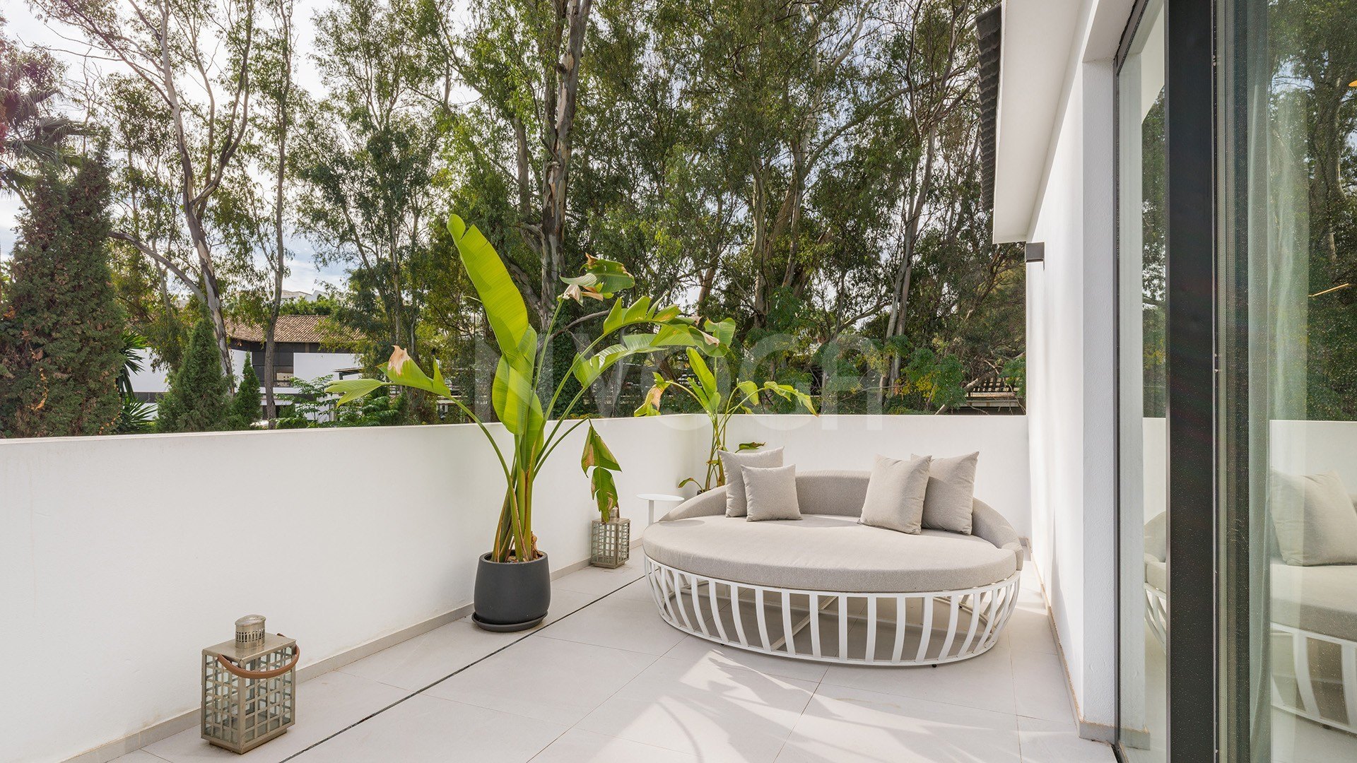 Newly Refurbished Contemporary Villa Located In Las Brisas, Nueva Andalucia.