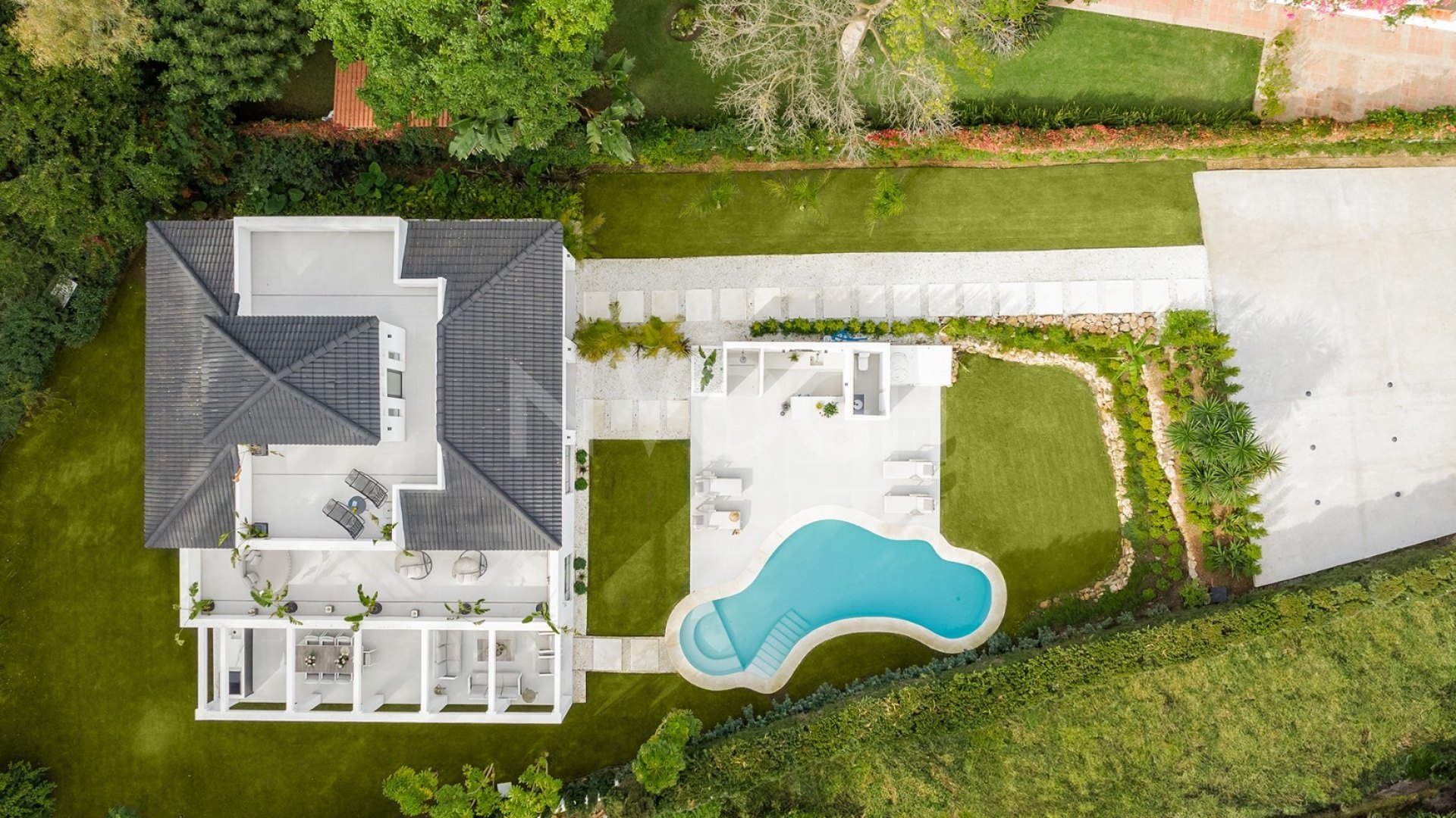 Newly Refurbished Contemporary Villa Located In Las Brisas, Nueva Andalucia.