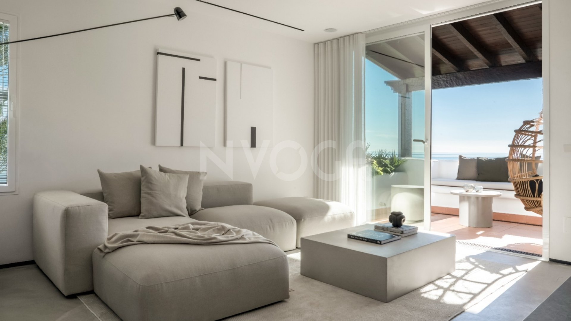 Spectacular Newly Refurbished Frontline Beach Penthouse With Panoramic Sea Views In Estepona.
