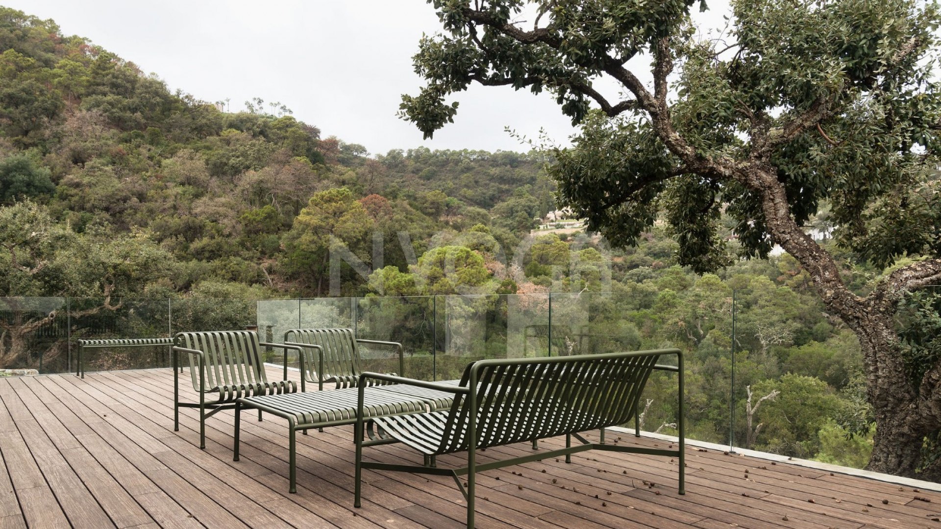 Moderna Villa Recientemente Construida con Vistas Panorámicas en Benahavís