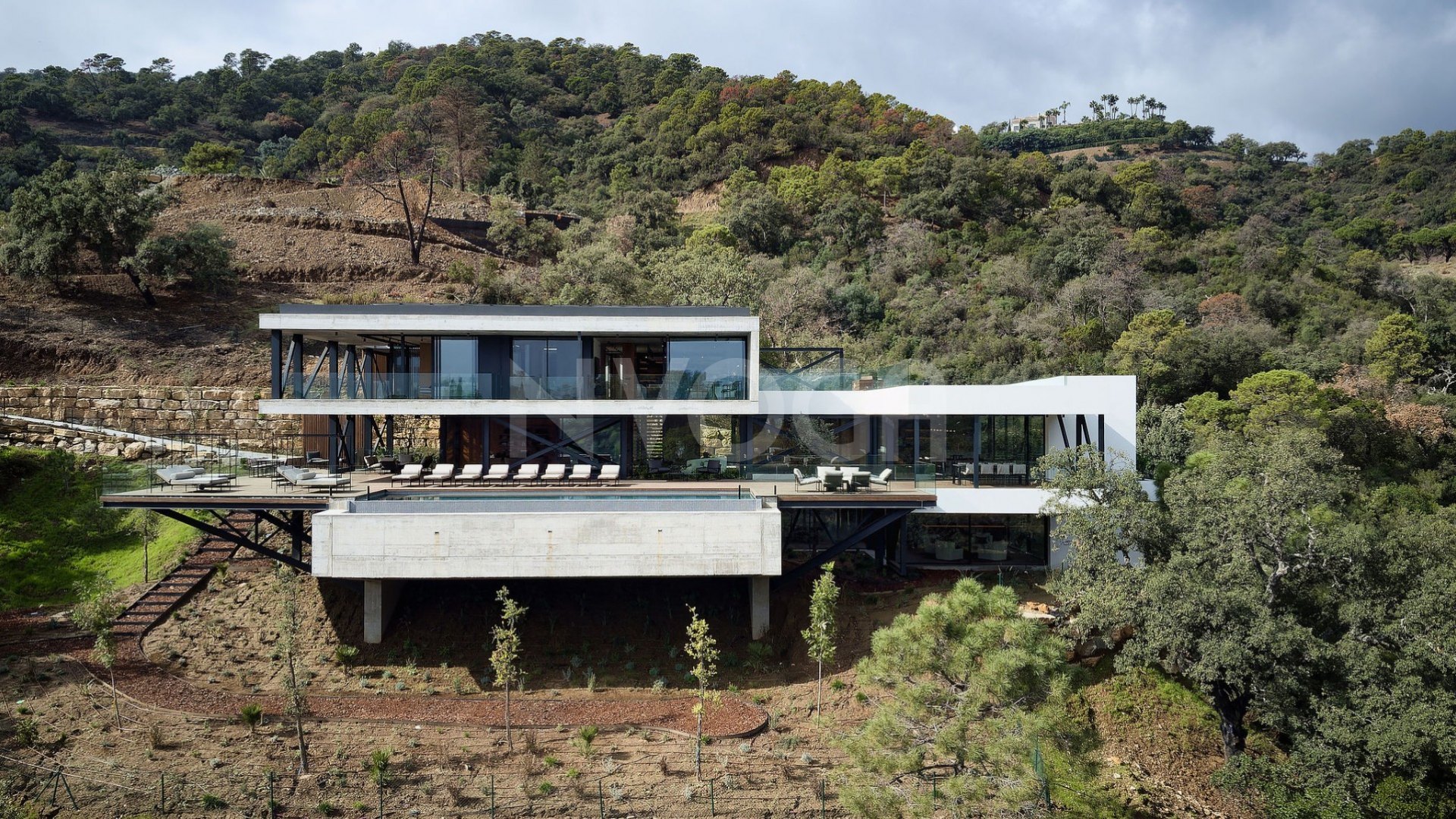 Moderna Villa Recientemente Construida con Vistas Panorámicas en Benahavís