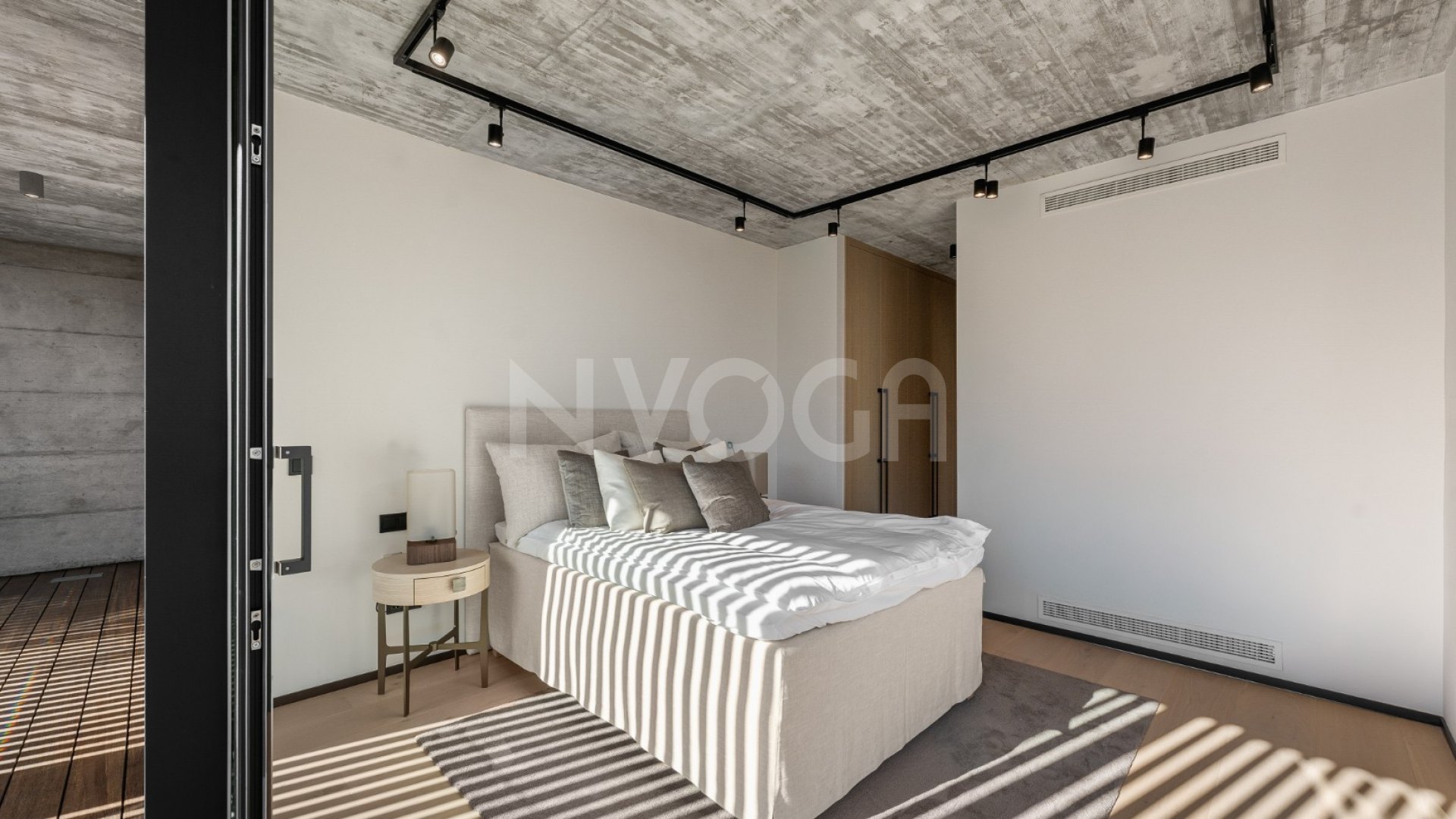 Moderna Villa Recientemente Construida con Vistas Panorámicas en Benahavís