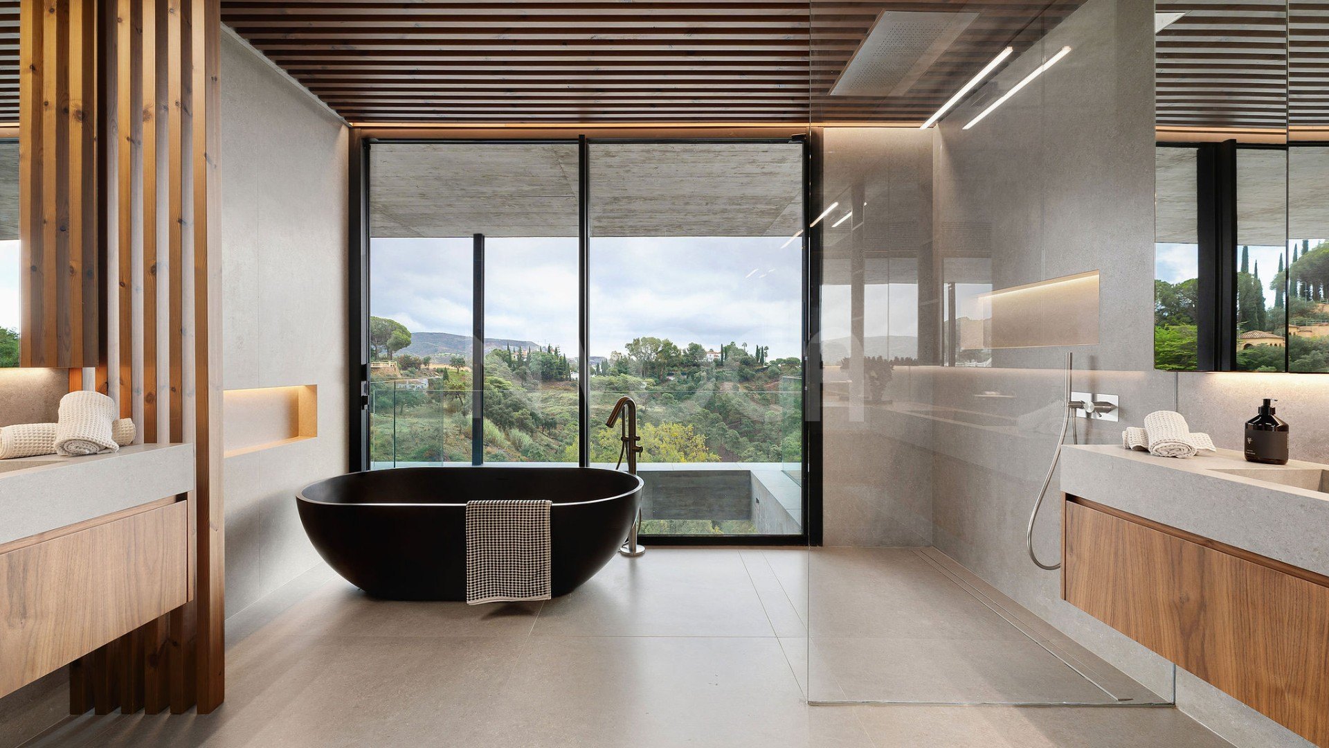 Moderna Villa Recientemente Construida con Vistas Panorámicas en Benahavís