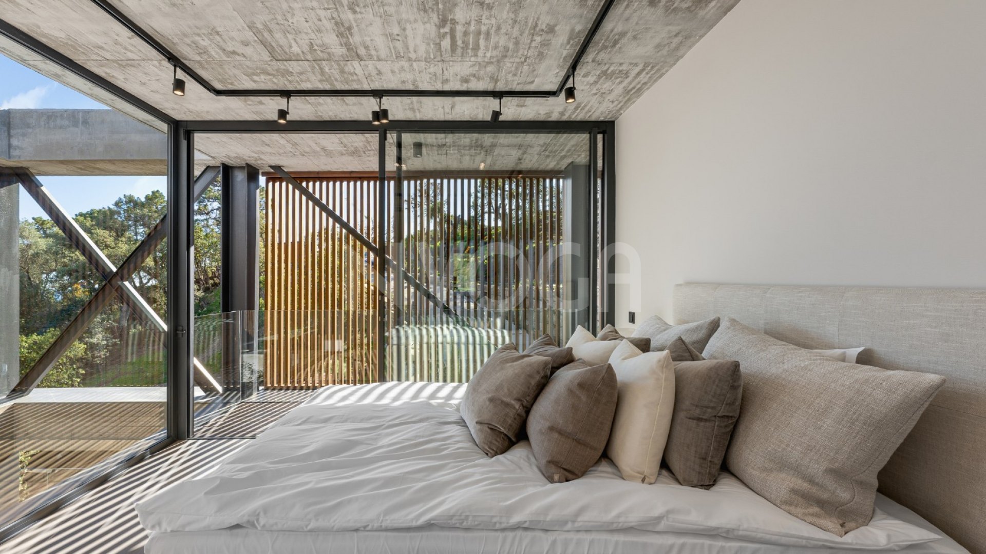 Moderna Villa Recientemente Construida con Vistas Panorámicas en Benahavís