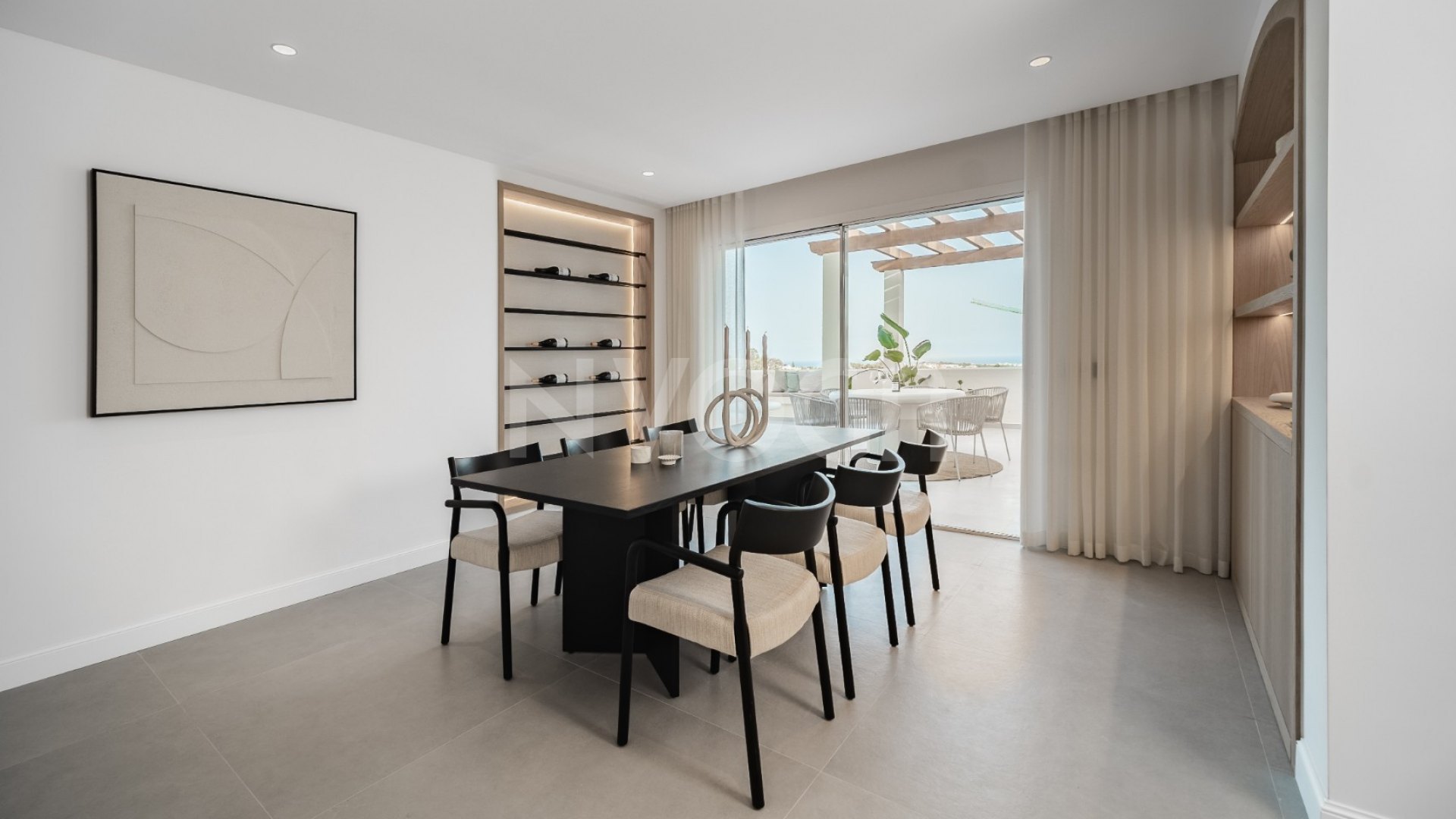Exclusivo Dúplex Penthouse con Vistas Panorámicas Al Mar y Montaña en Nueva Andalucía