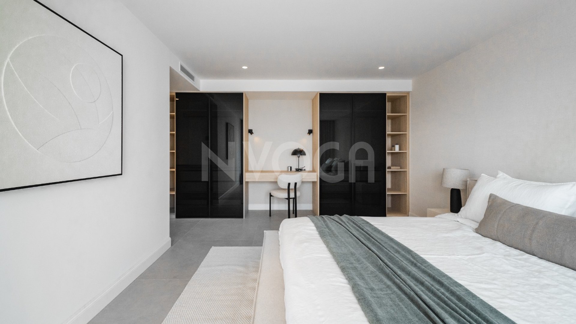 Exclusivo Dúplex Penthouse con Vistas Panorámicas Al Mar y Montaña en Nueva Andalucía