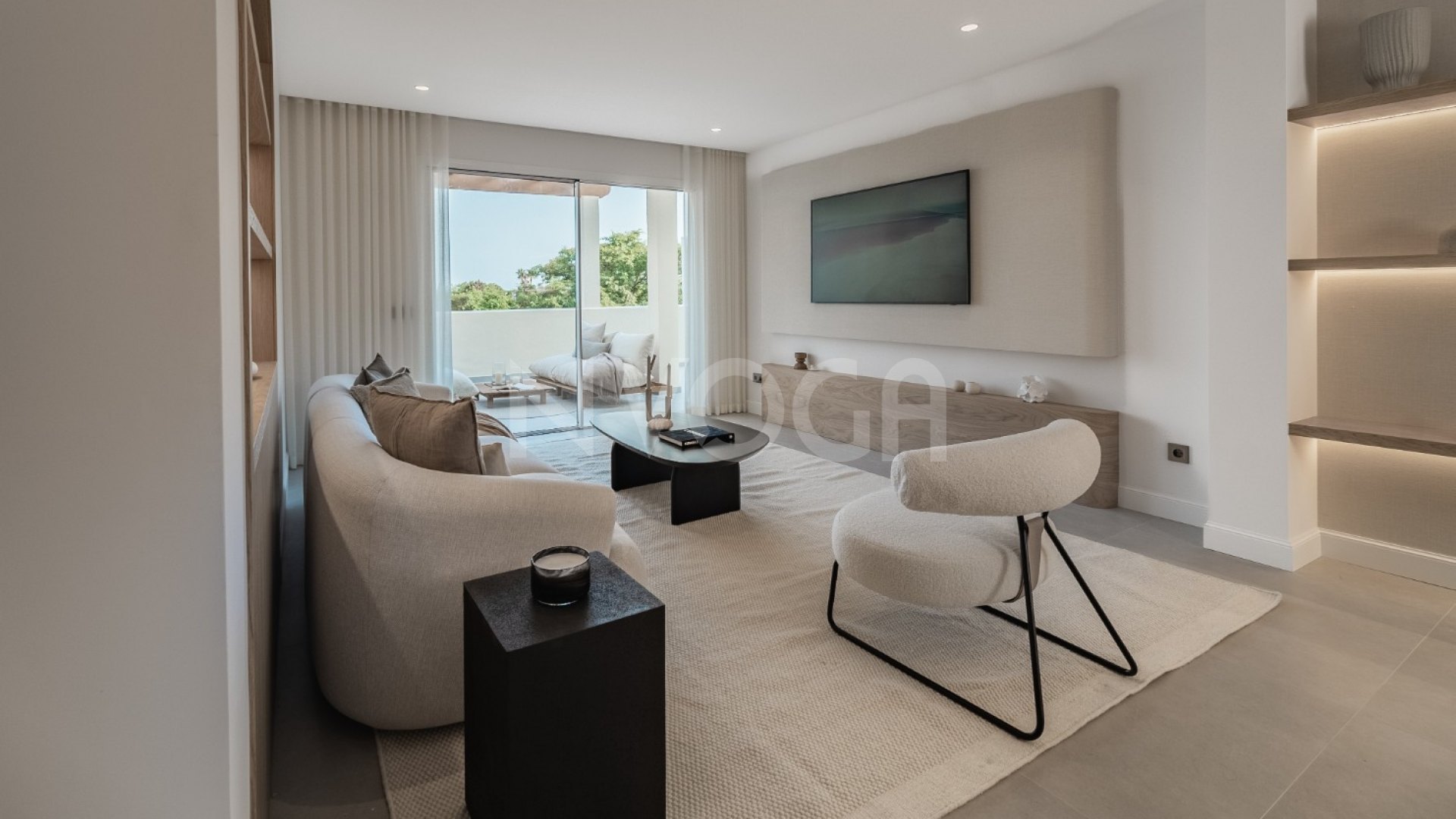 Exclusivo Dúplex Penthouse con Vistas Panorámicas Al Mar y Montaña en Nueva Andalucía