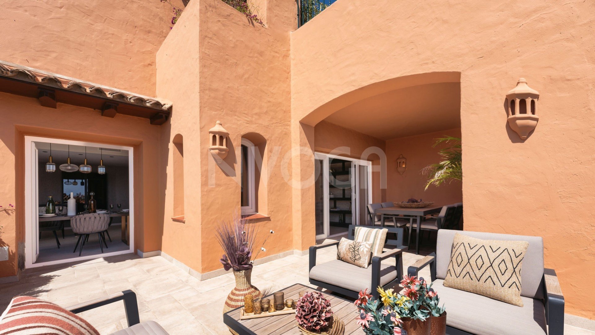 Recently Refurbished Andalusian Style Penthouse with Sea Views in Nueva Andalucía