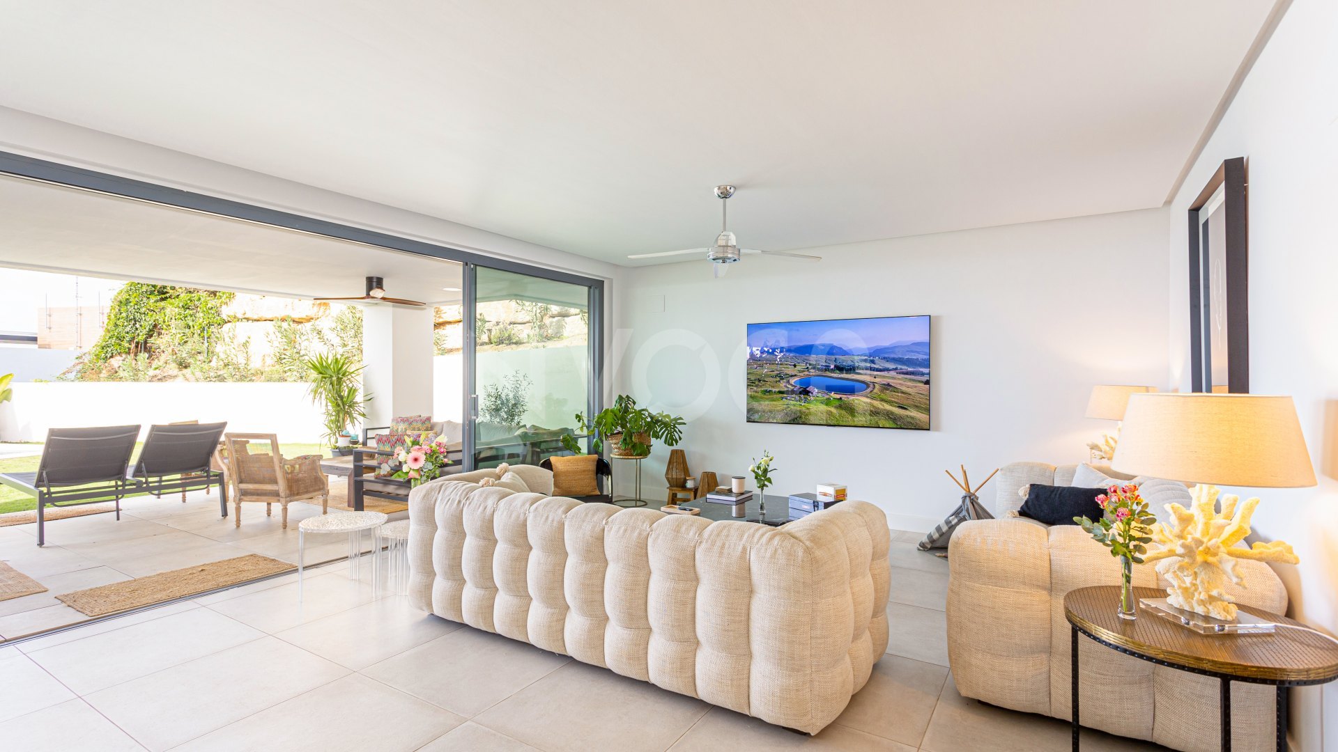 Elegant apartment with private garden and pool and sea views in Artola - Cabopino -East Marbella