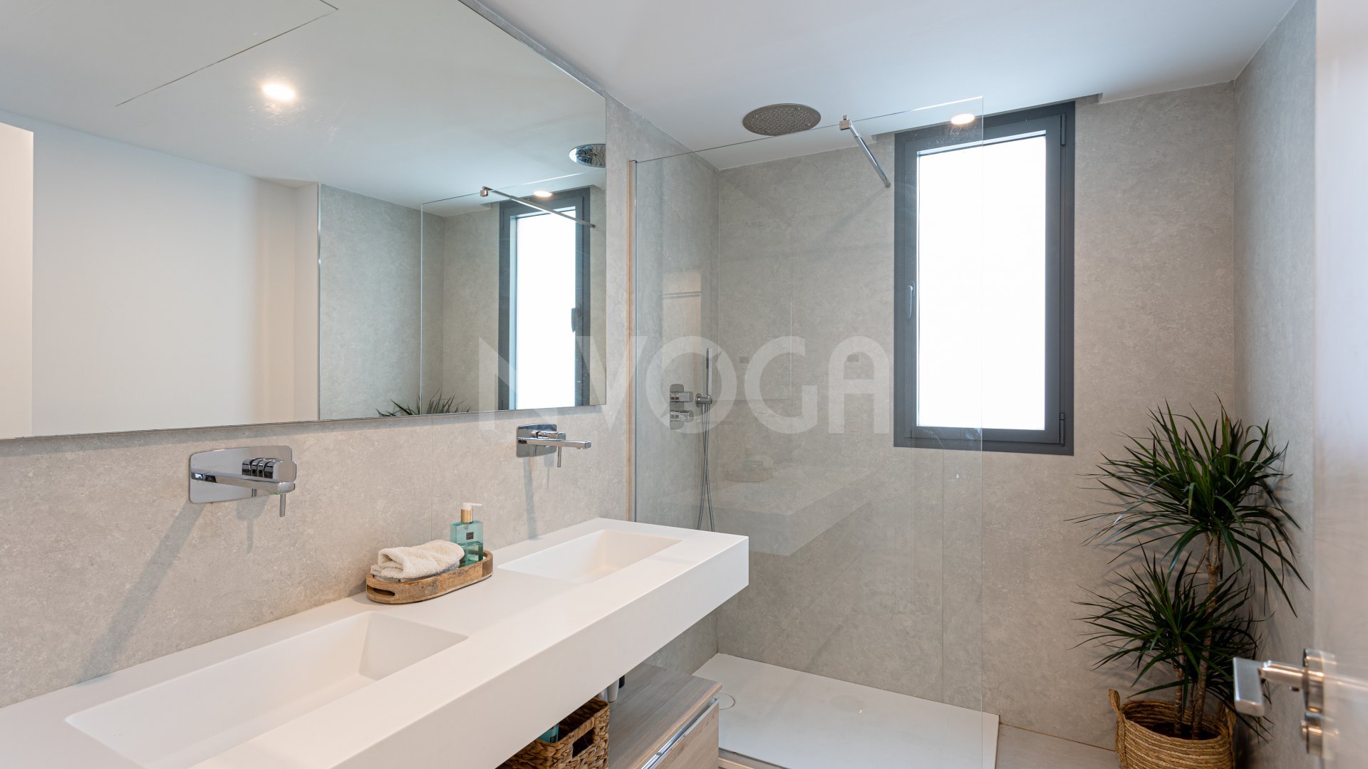 Elegant apartment with private garden and pool and sea views in Artola - Cabopino -East Marbella