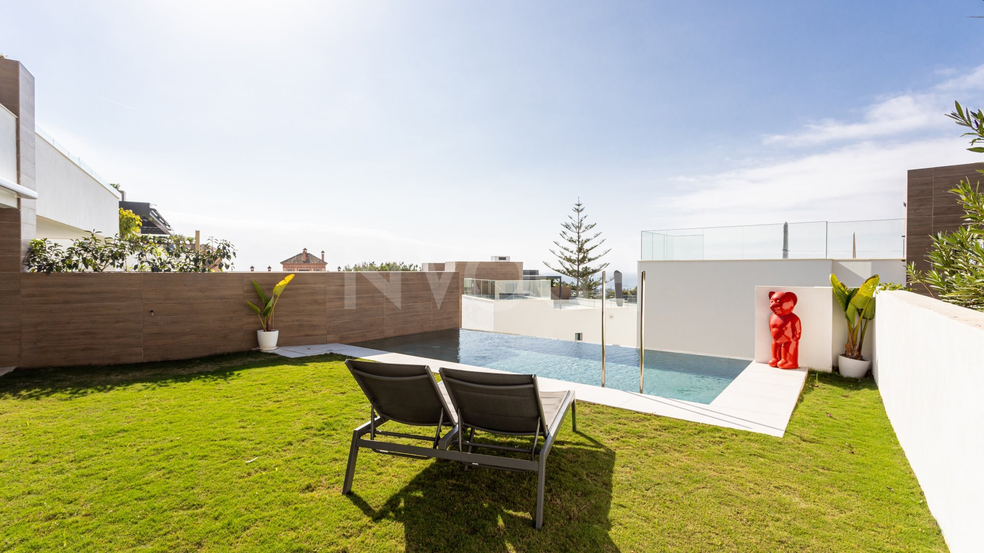 Elegant apartment with private garden and pool and sea views in Artola - Cabopino -East Marbella