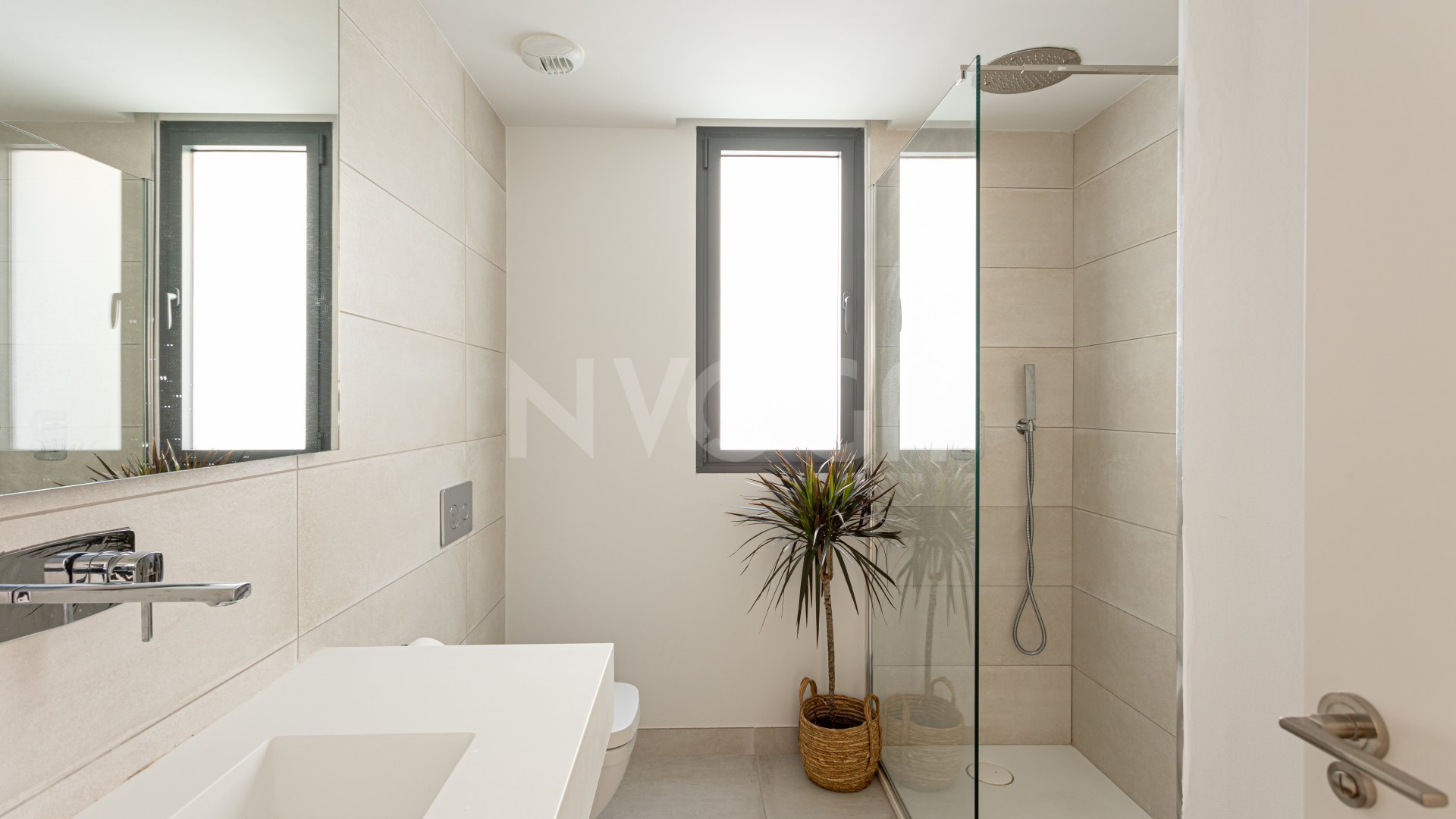 Elegant apartment with private garden and pool and sea views in Artola - Cabopino -East Marbella