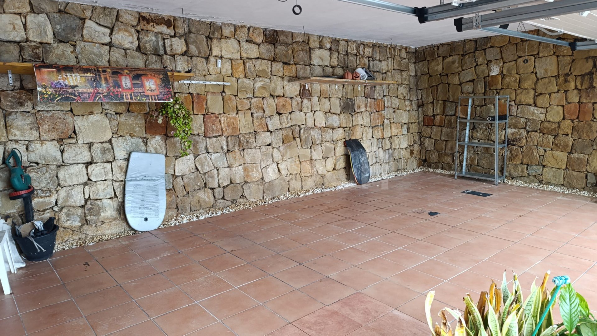 Spectacular Villa with private pool in Benahavis, READY TO COME IN!