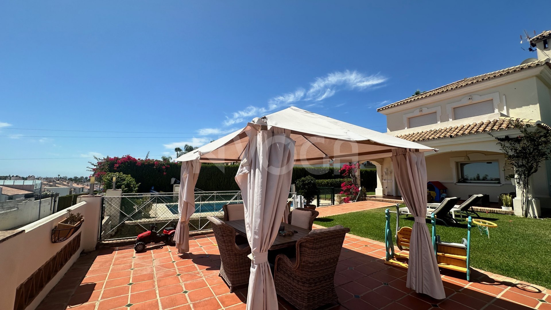 Spectacular Villa with private pool in Benahavis, READY TO COME IN!