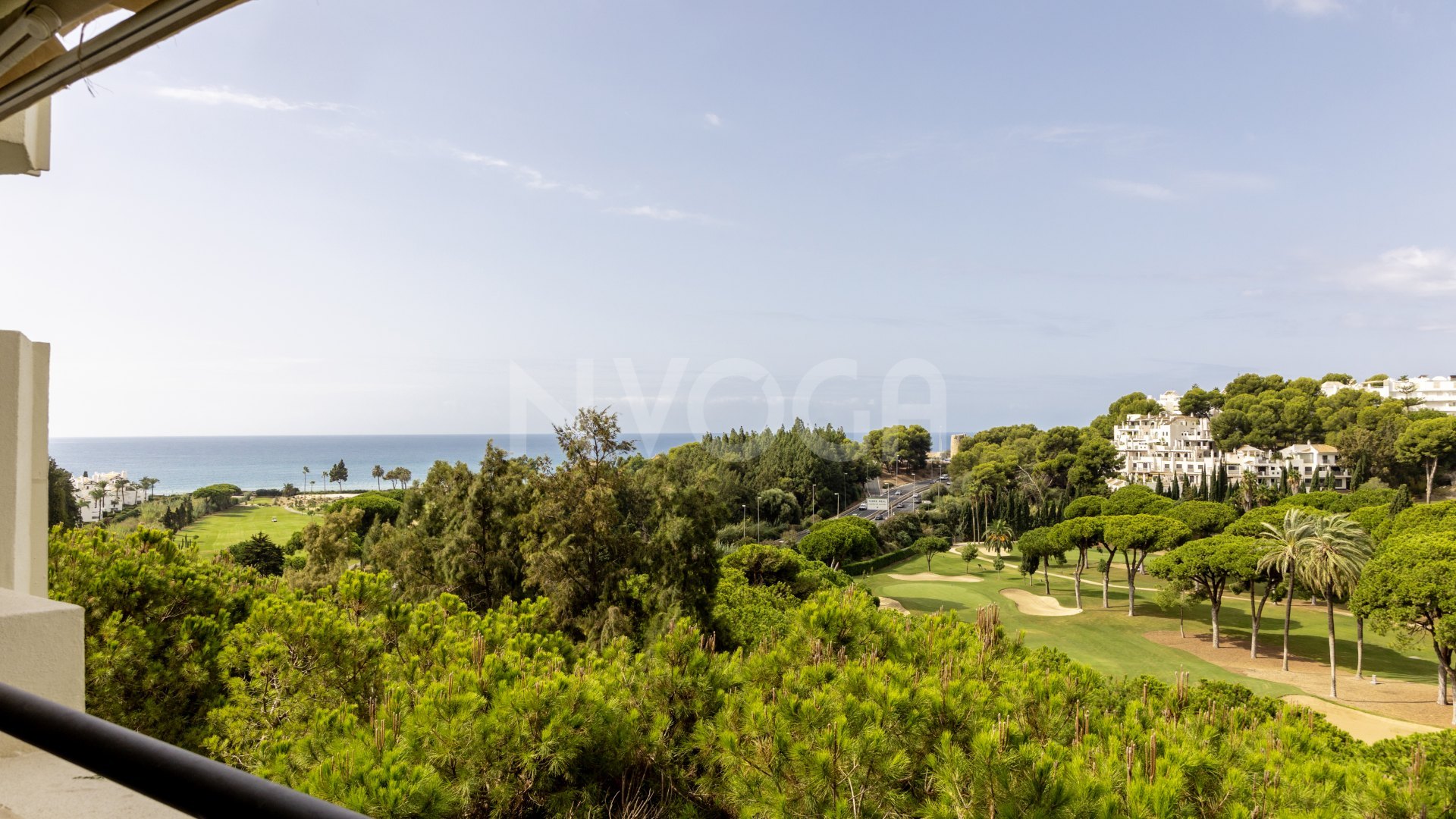 Apartamento en primera línea de golf con vistas panorámicas al mar y montaña (orientación sureste)