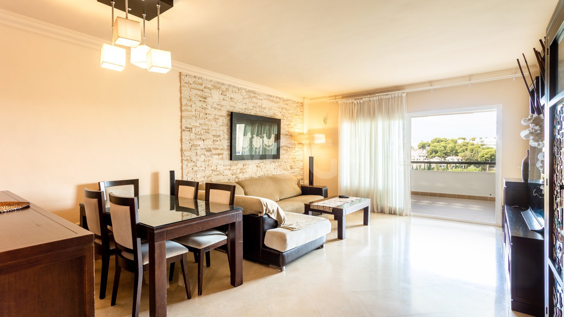 Apartamento en primera línea de golf con vistas panorámicas al mar y montaña (orientación sureste)