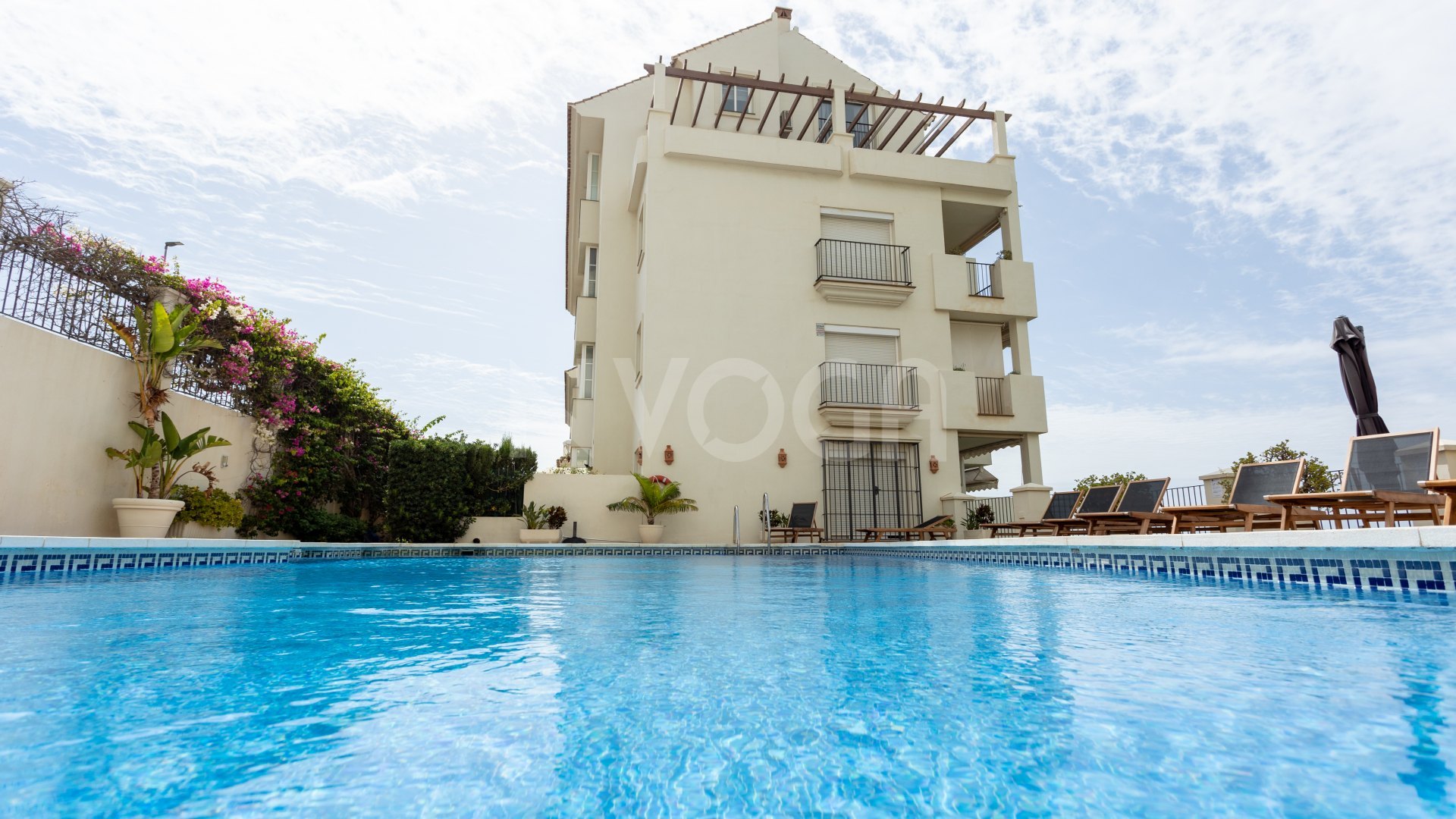 Apartamento en primera línea de golf con vistas panorámicas al mar y montaña (orientación sureste)