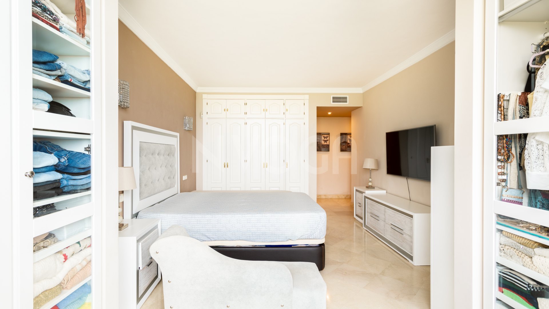 Apartamento en primera línea de golf con vistas panorámicas al mar y montaña (orientación sureste)