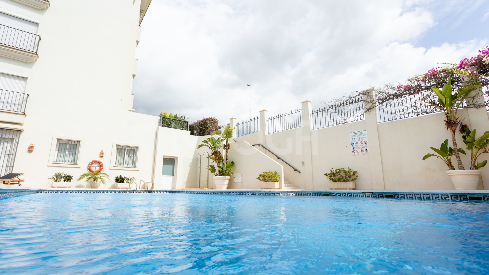 Apartamento en primera línea de golf con vistas panorámicas al mar y montaña (orientación sureste)