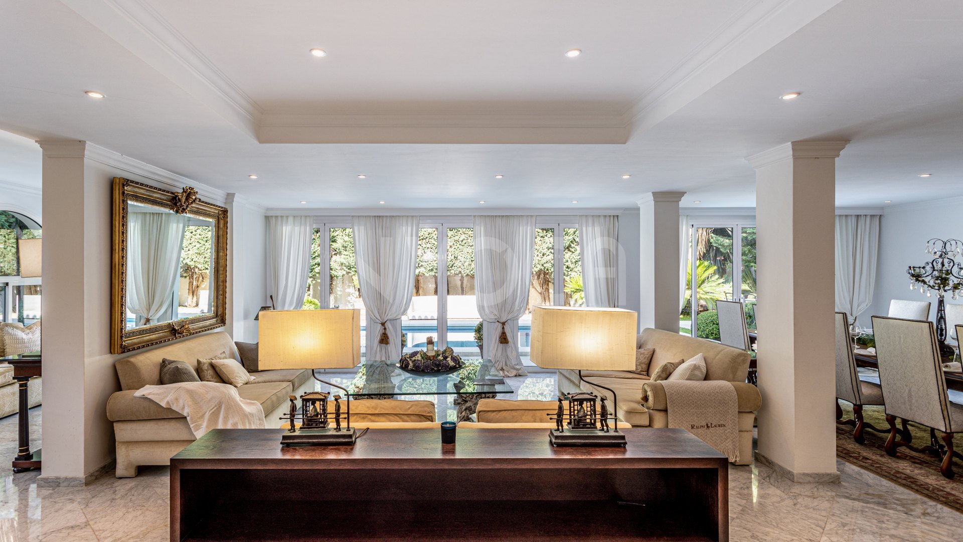Luxury 5-bedroom villa in Los Monteros beach (Marbella) – steps from the sea with private pool