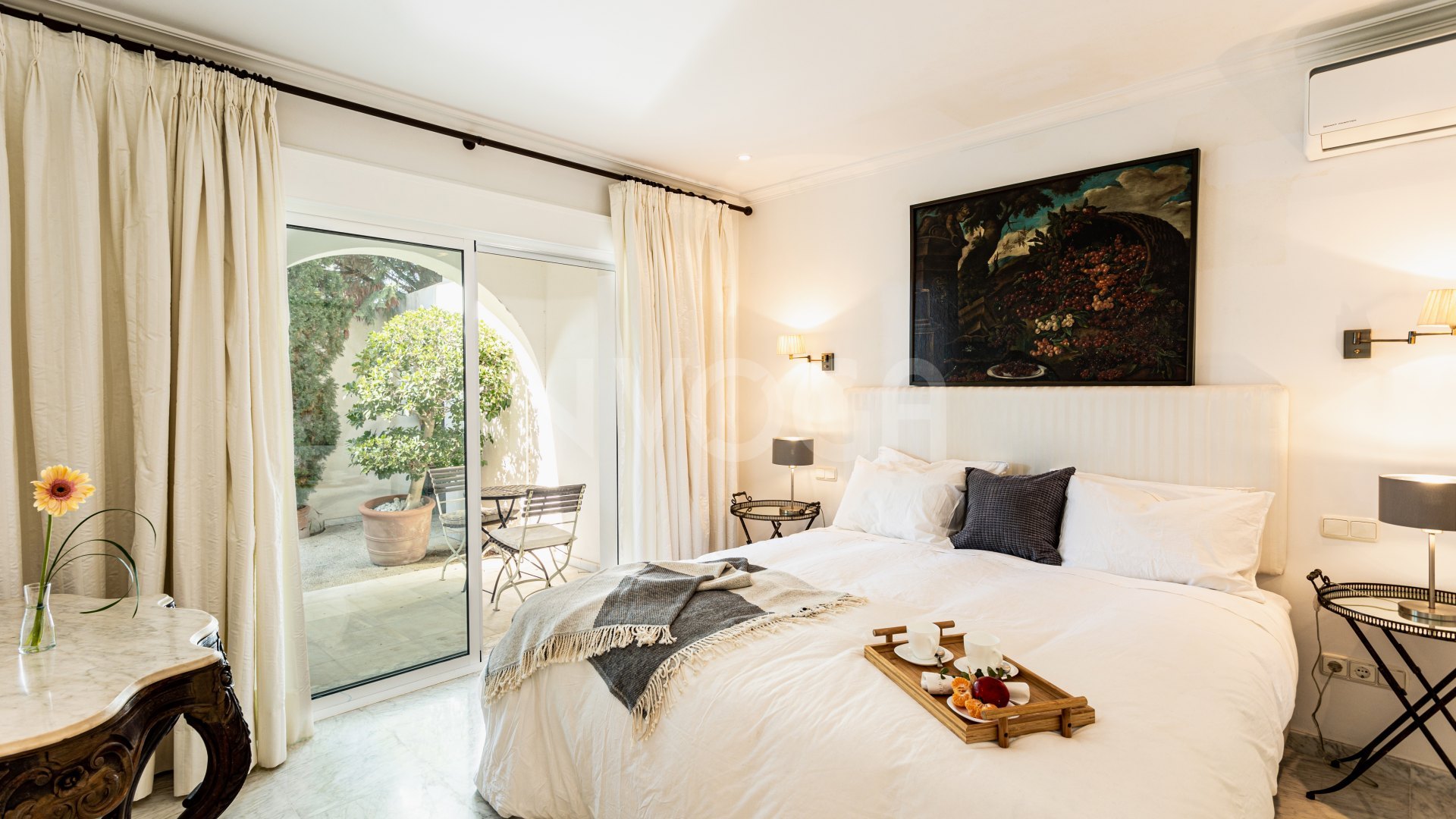Luxury 5-bedroom villa in Los Monteros beach (Marbella) – steps from the sea with private pool