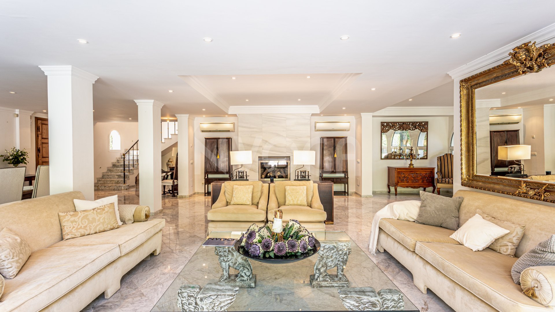 Luxury 5-bedroom villa in Los Monteros beach (Marbella) – steps from the sea with private pool