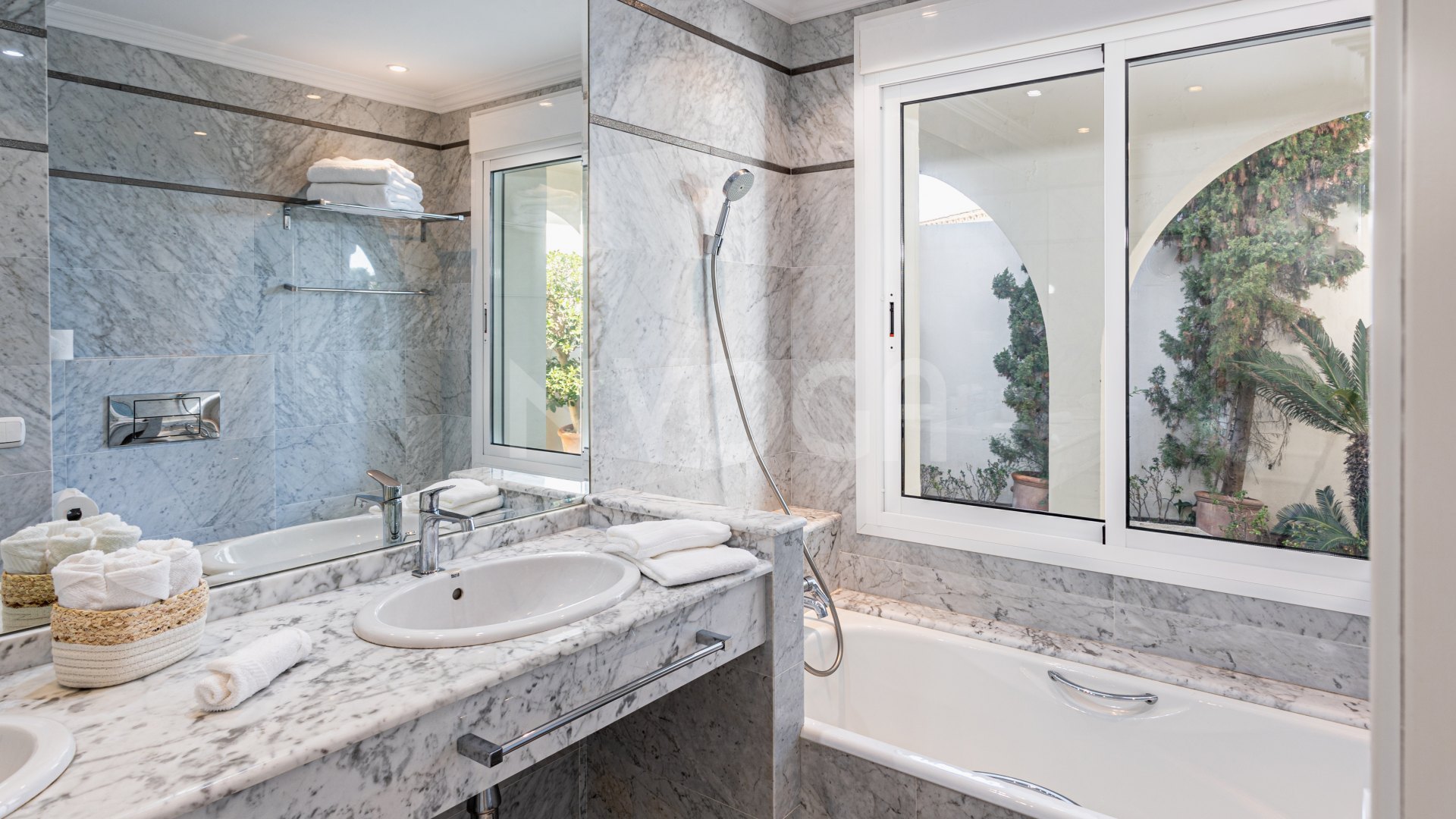 Luxury 5-bedroom villa in Los Monteros beach (Marbella) – steps from the sea with private pool